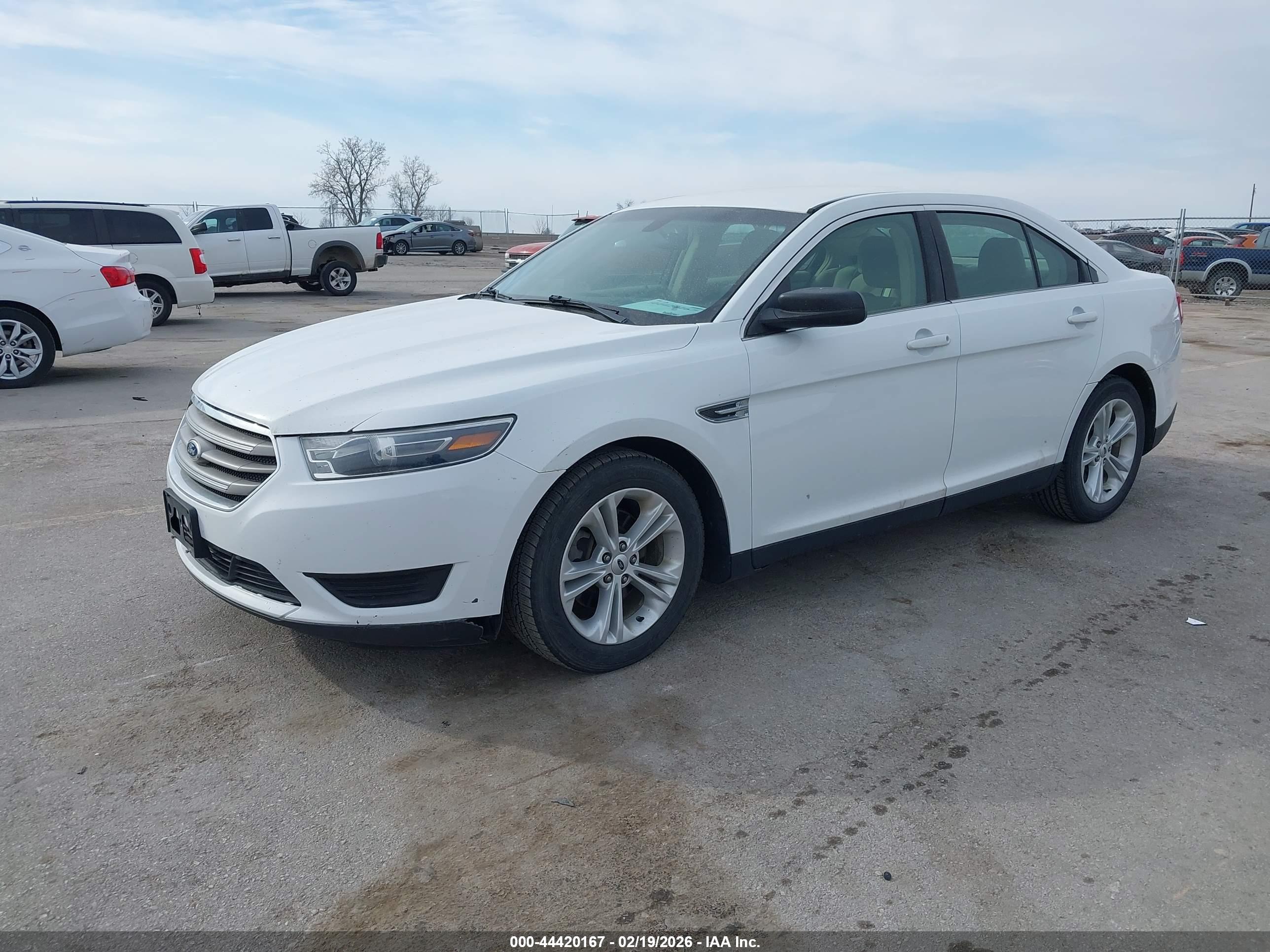 FORD TAURUS image 2