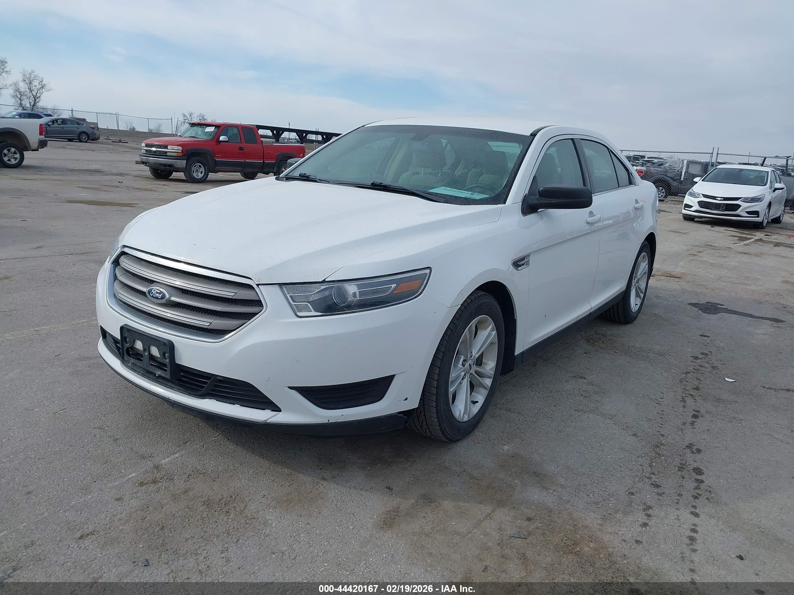 FORD TAURUS image 6