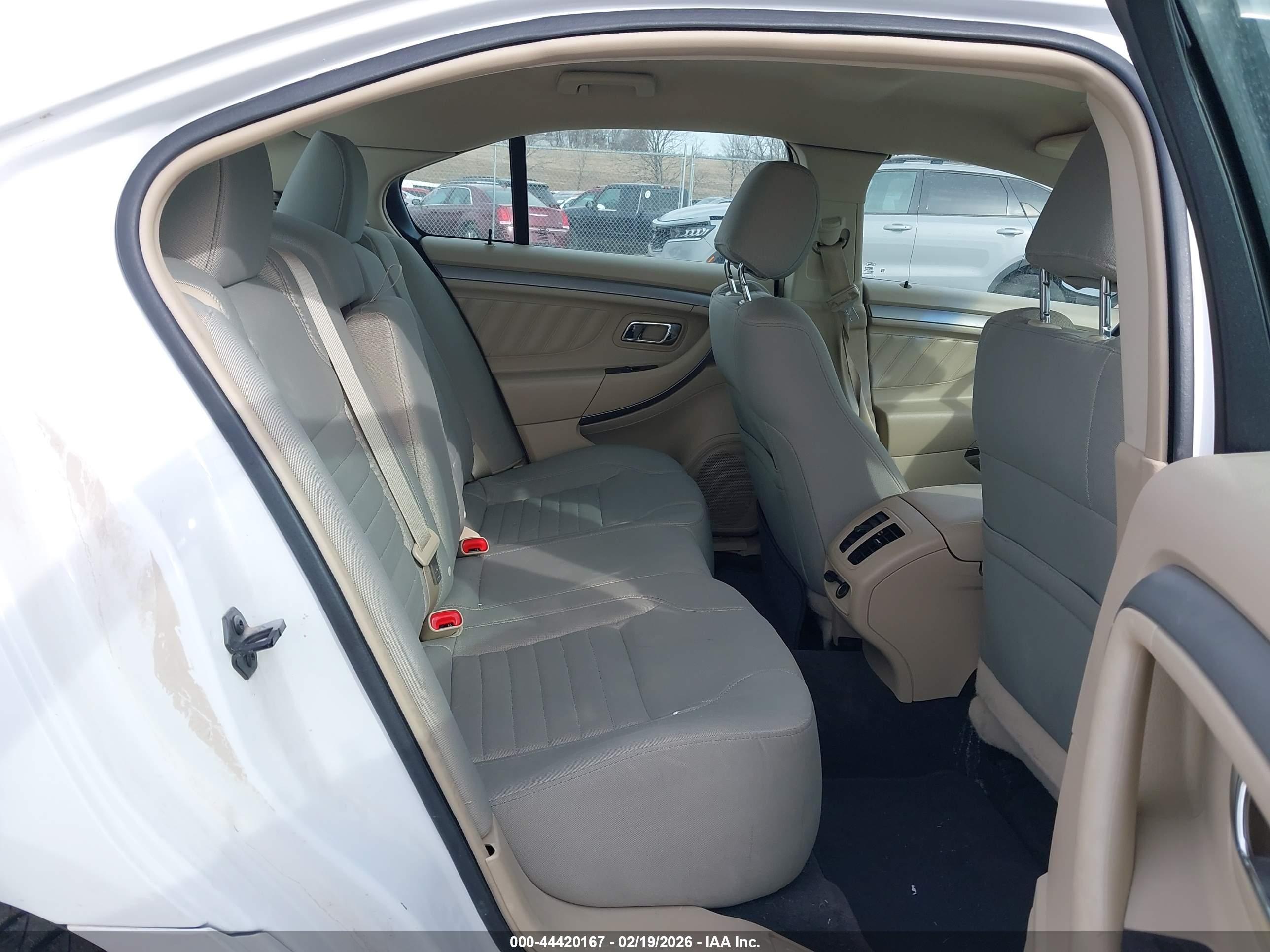 FORD TAURUS image 8