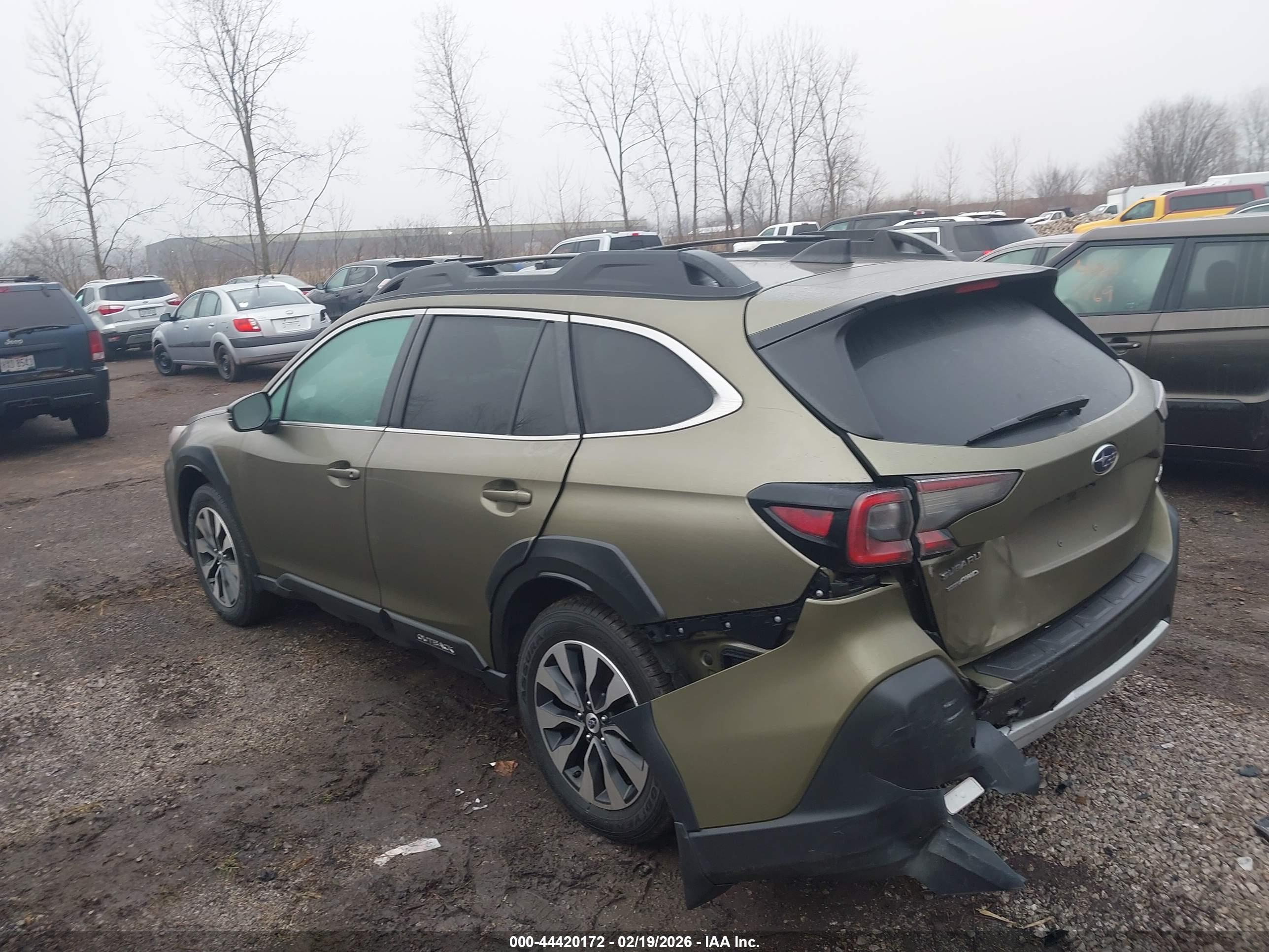SUBARU OUTBACK image 3