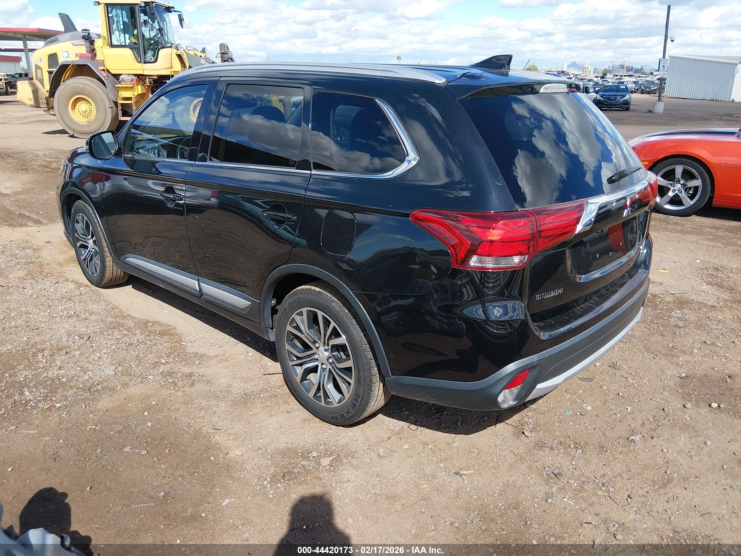 MITSUBISHI OUTLANDER image 3