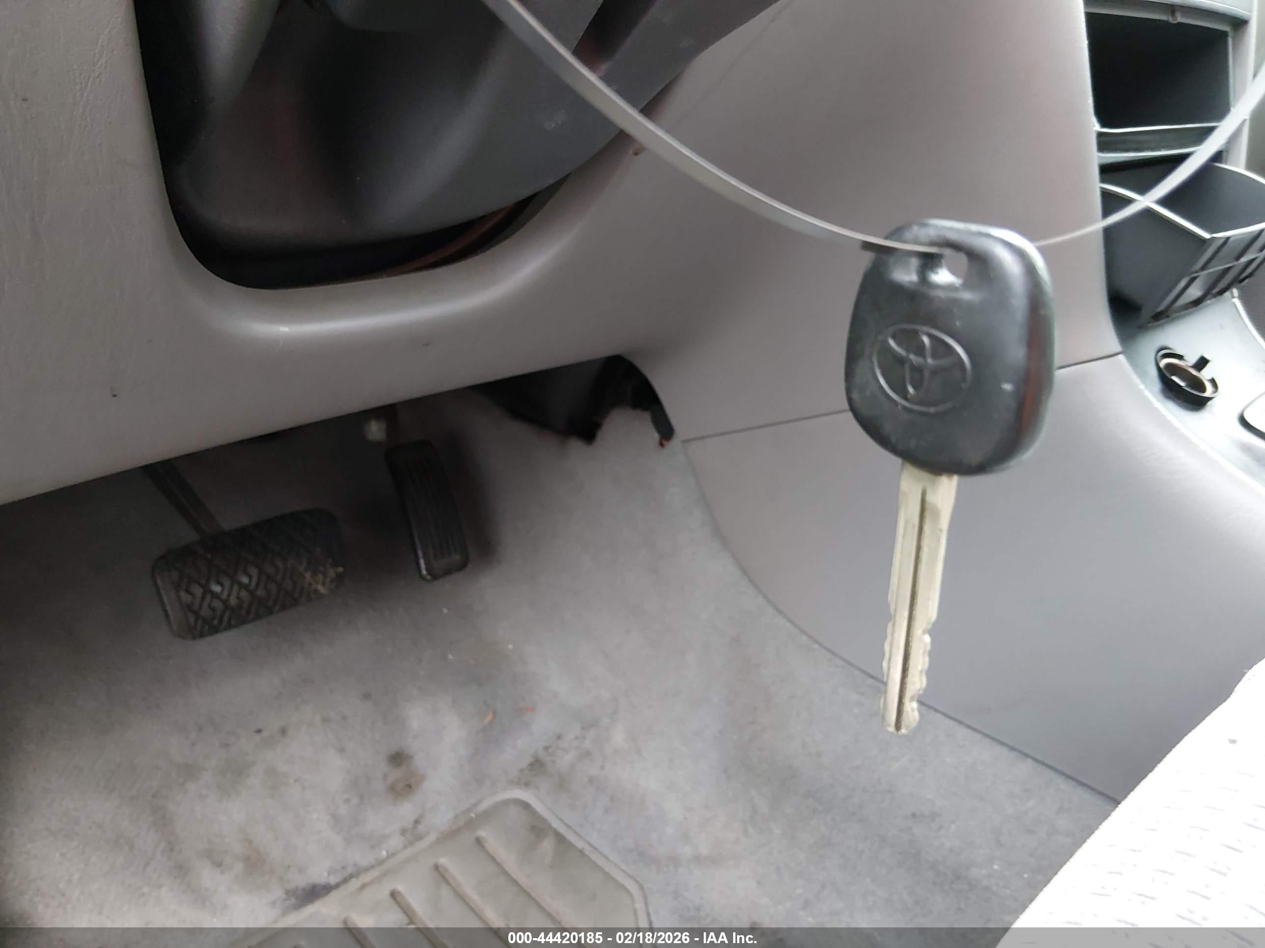 TOYOTA COROLLA image 11