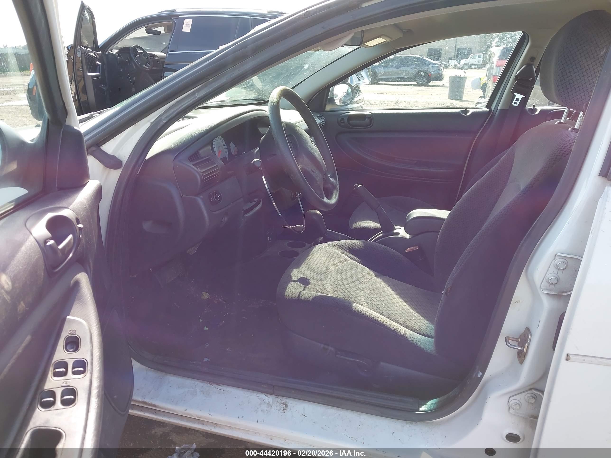 DODGE STRATUS image 5