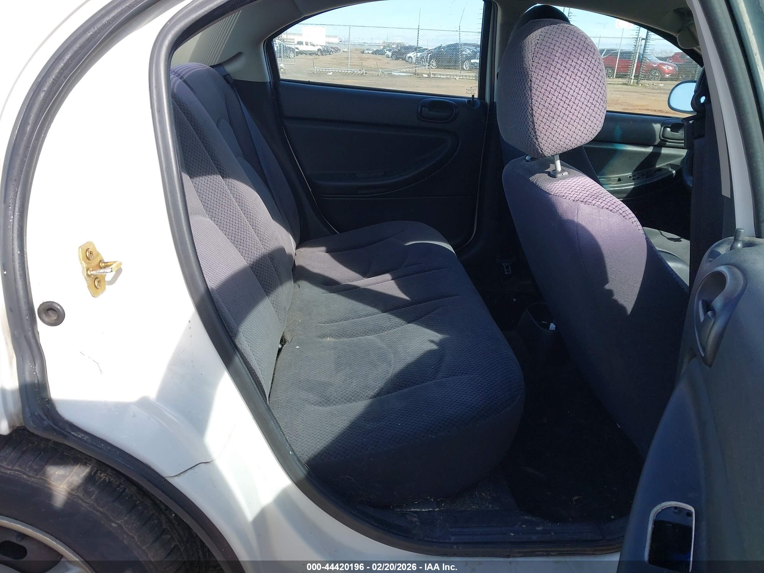 DODGE STRATUS image 8