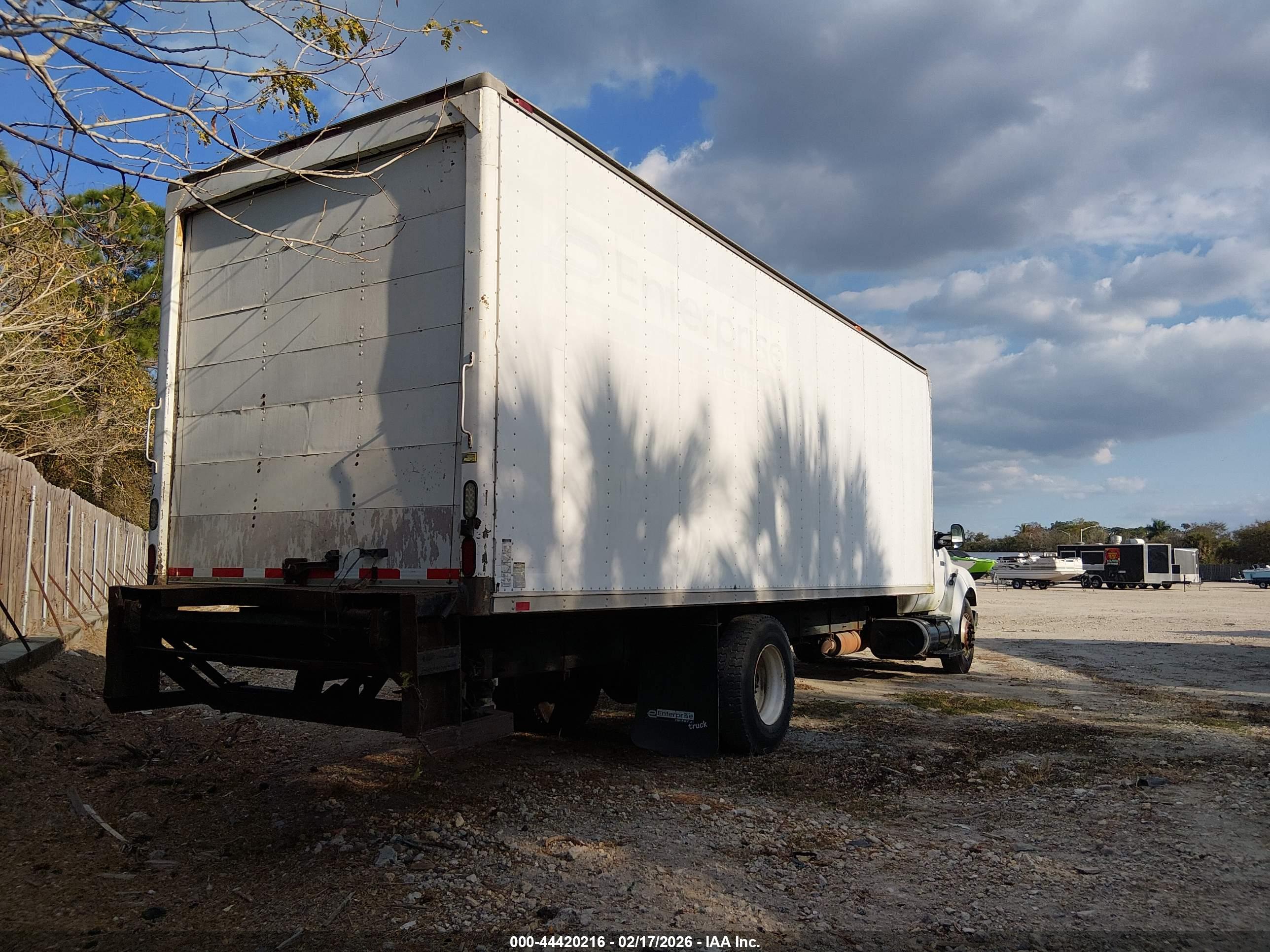 FORD F-650 image 4