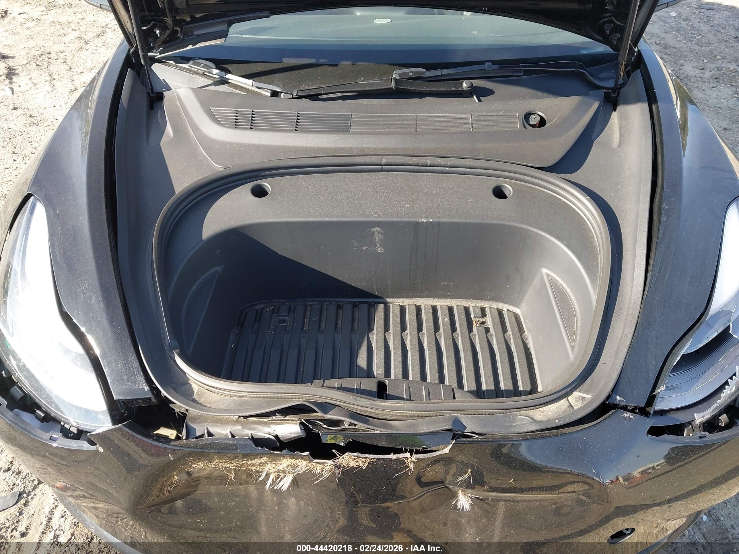 TESLA MODEL image 10