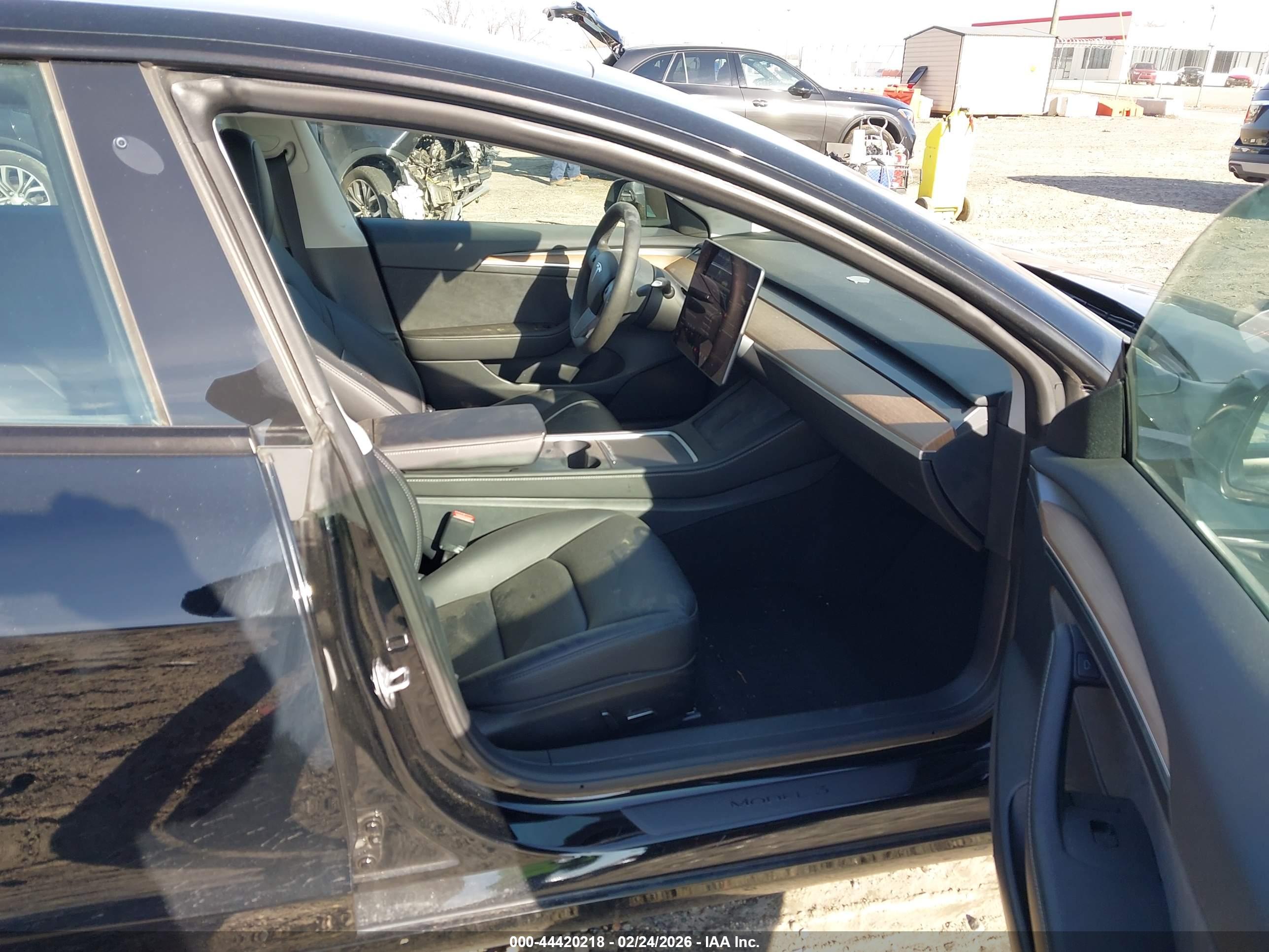 TESLA MODEL image 5