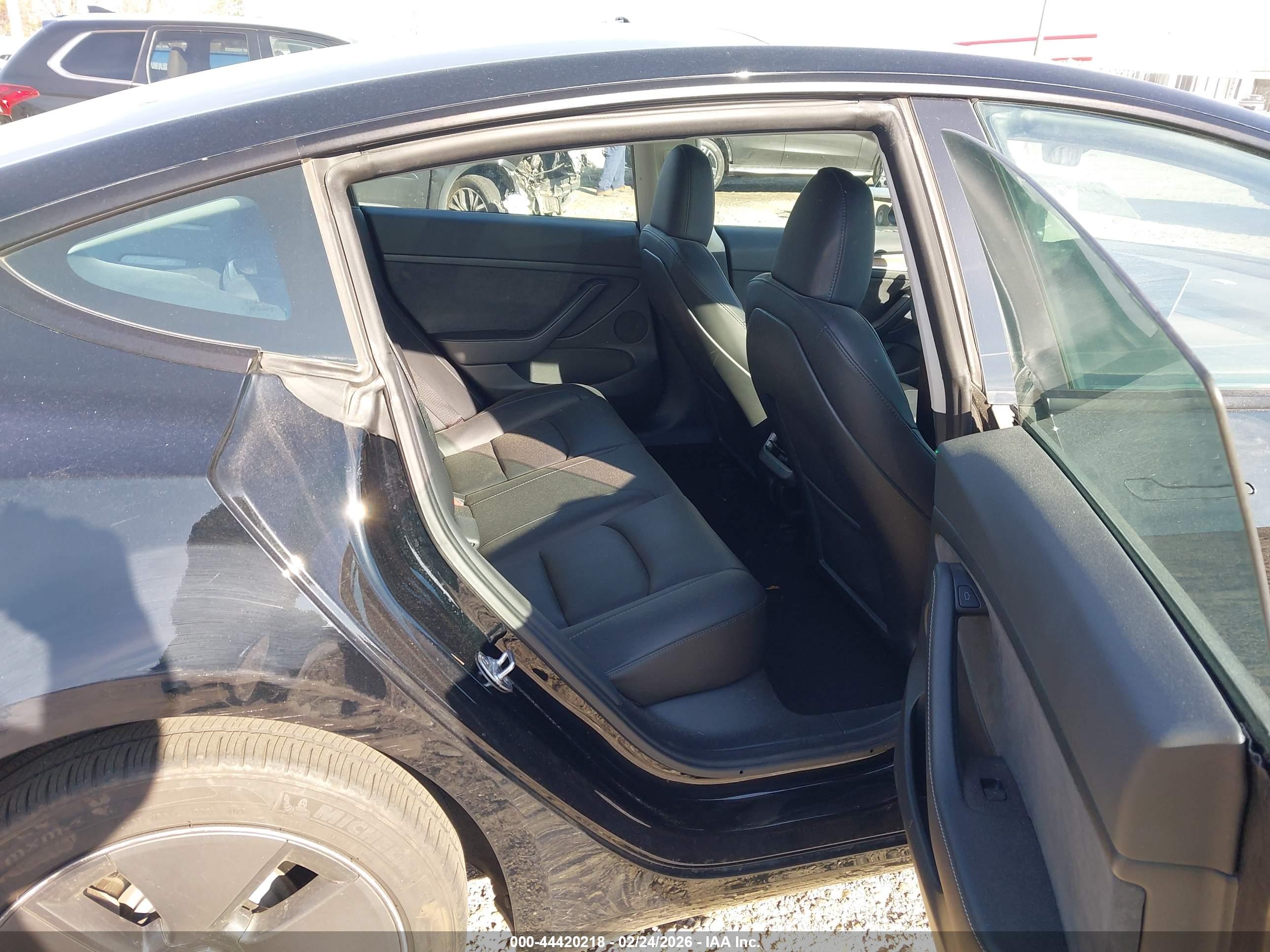 TESLA MODEL image 8