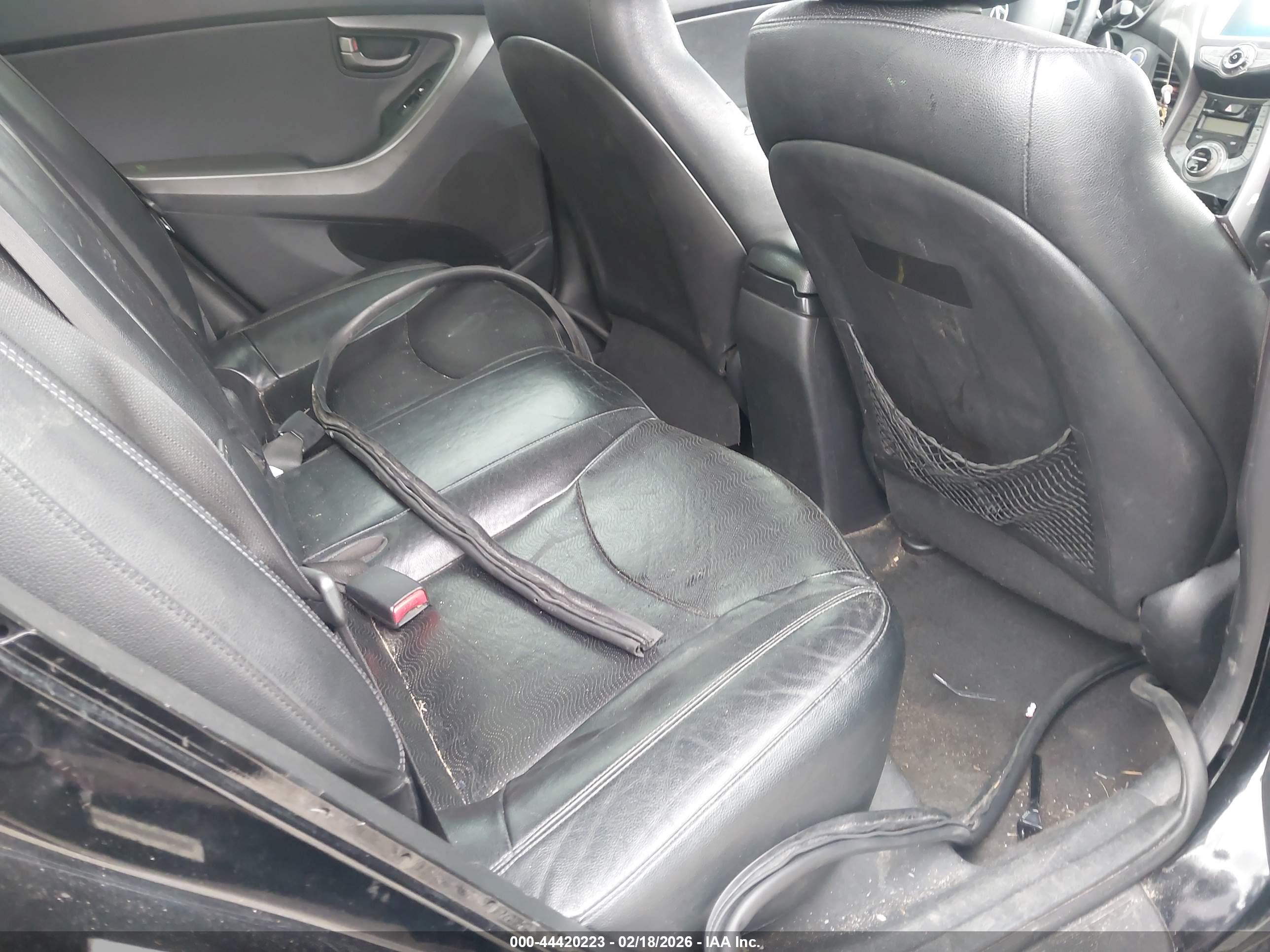 HYUNDAI ELANTRA image 8