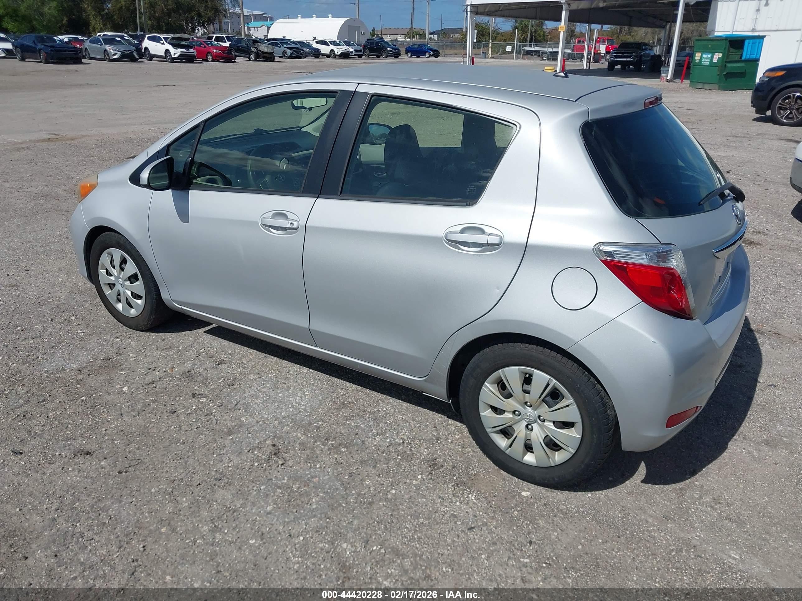TOYOTA YARIS image 3