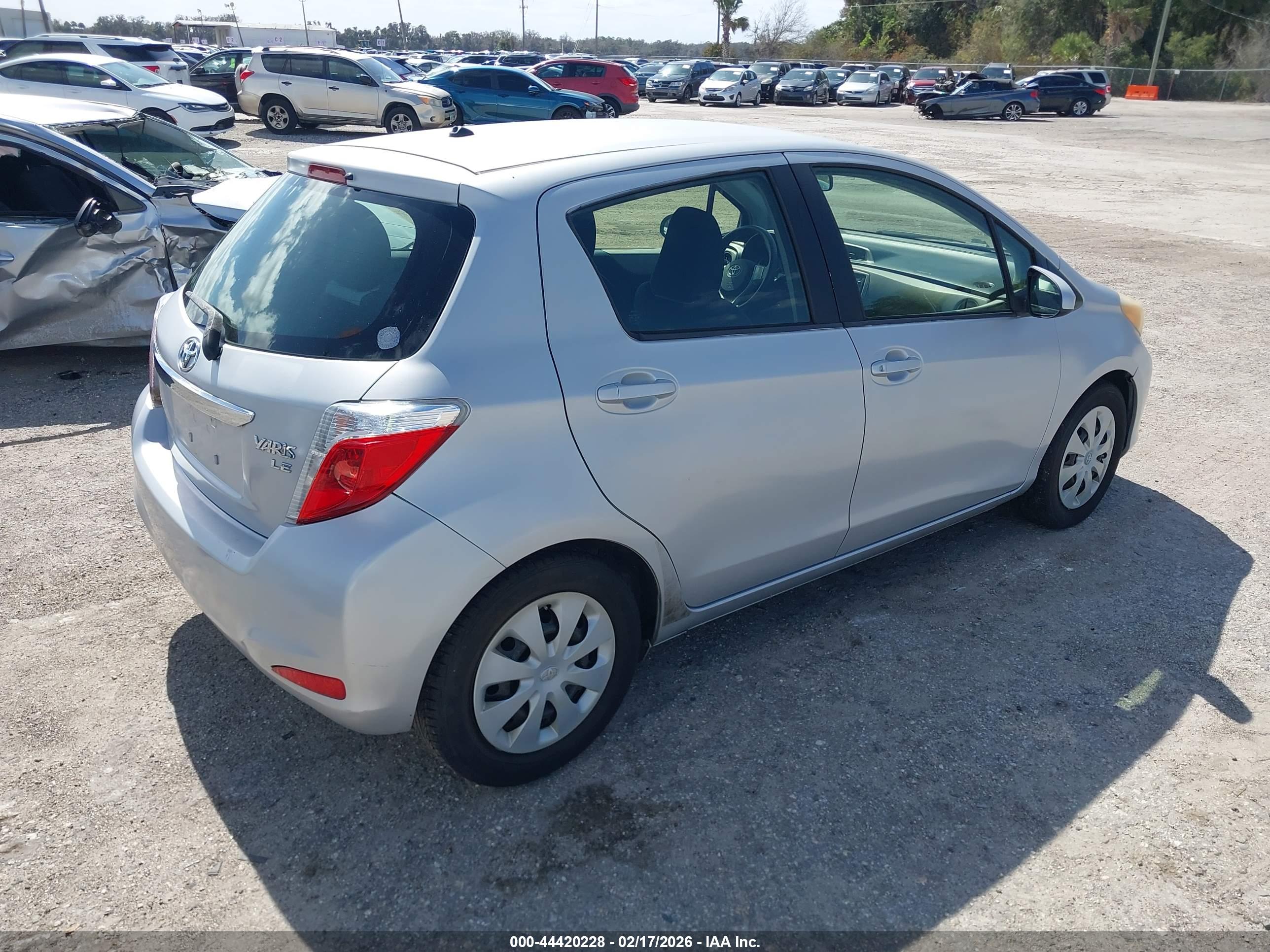 TOYOTA YARIS image 4