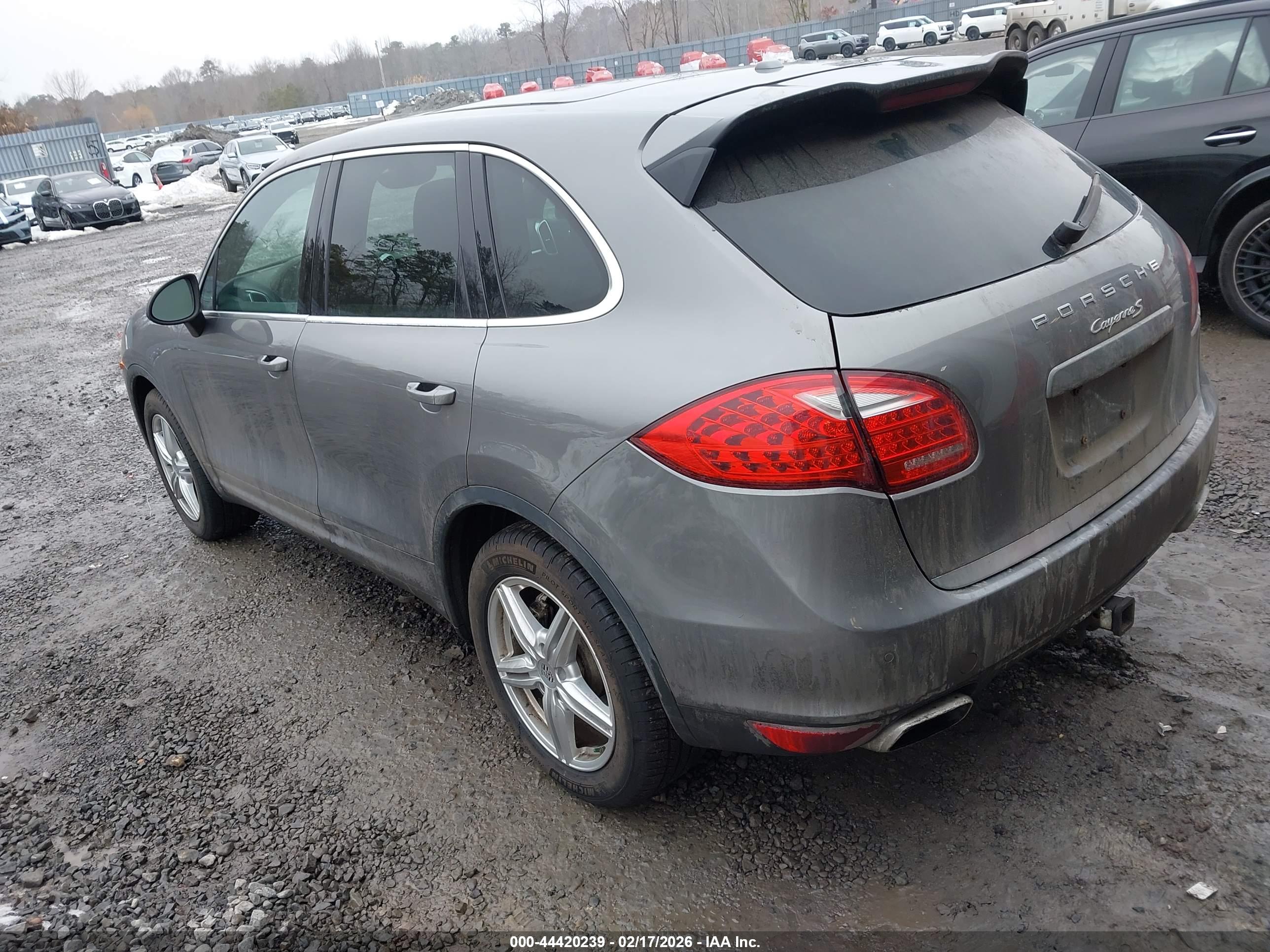 PORSCHE CAYENNE image 3