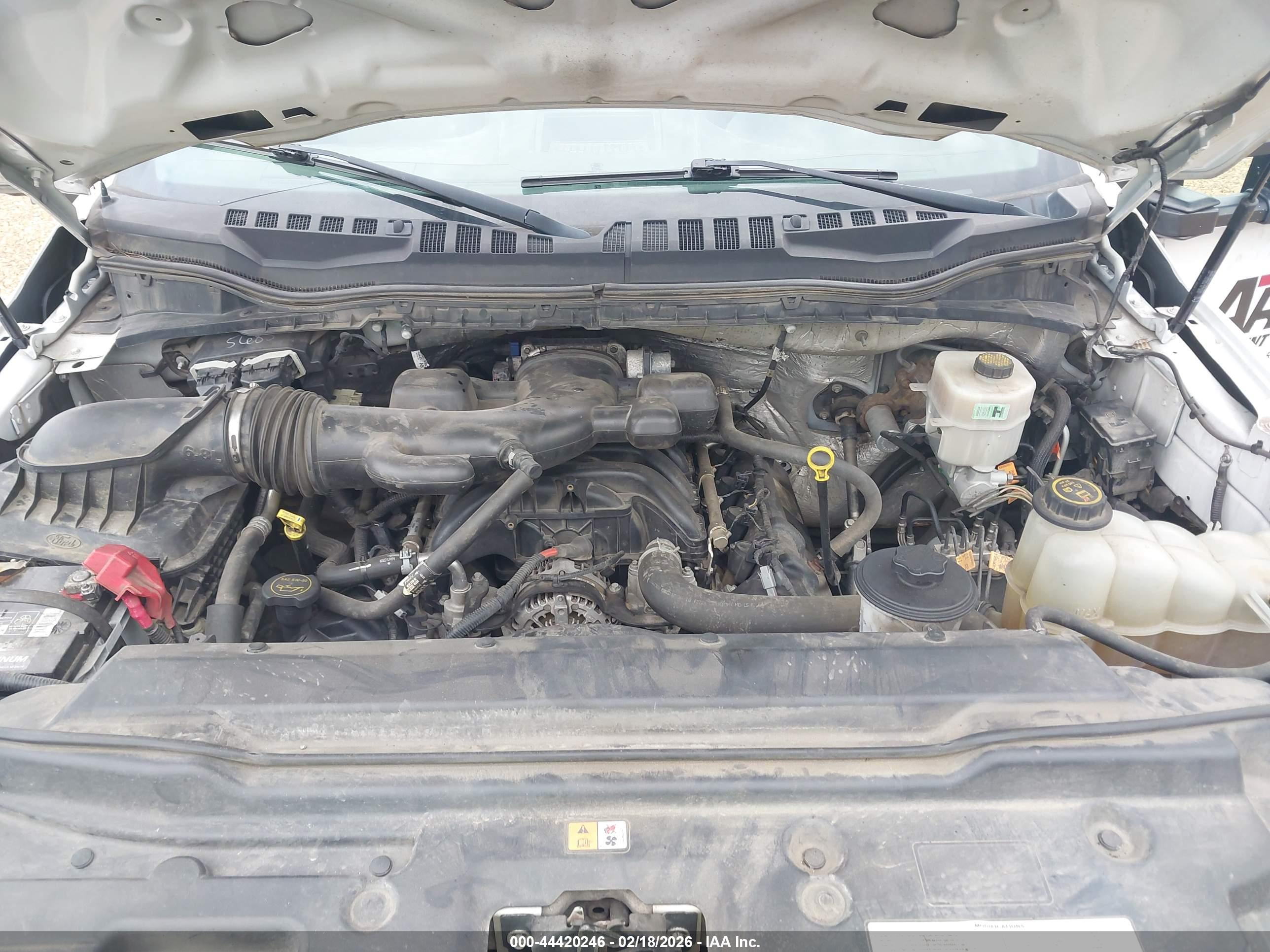 FORD F-550 image 10
