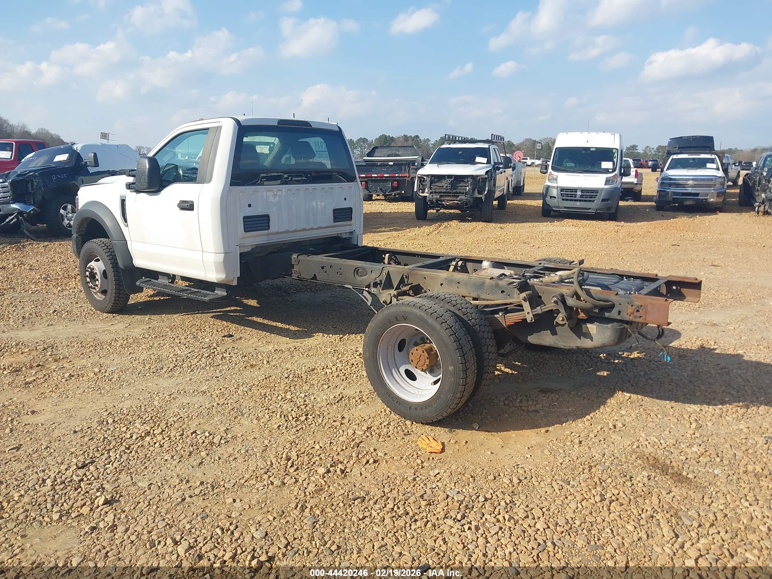 FORD F-550 image 3