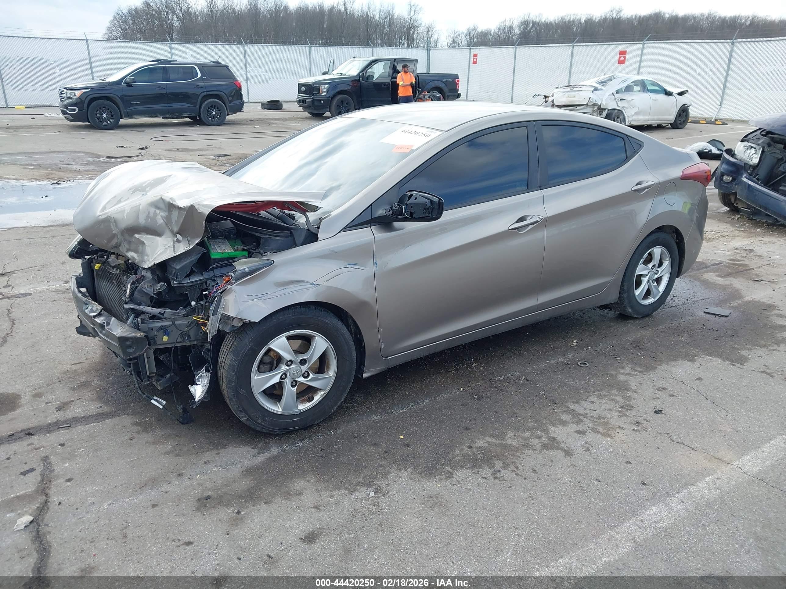 HYUNDAI ELANTRA image 2