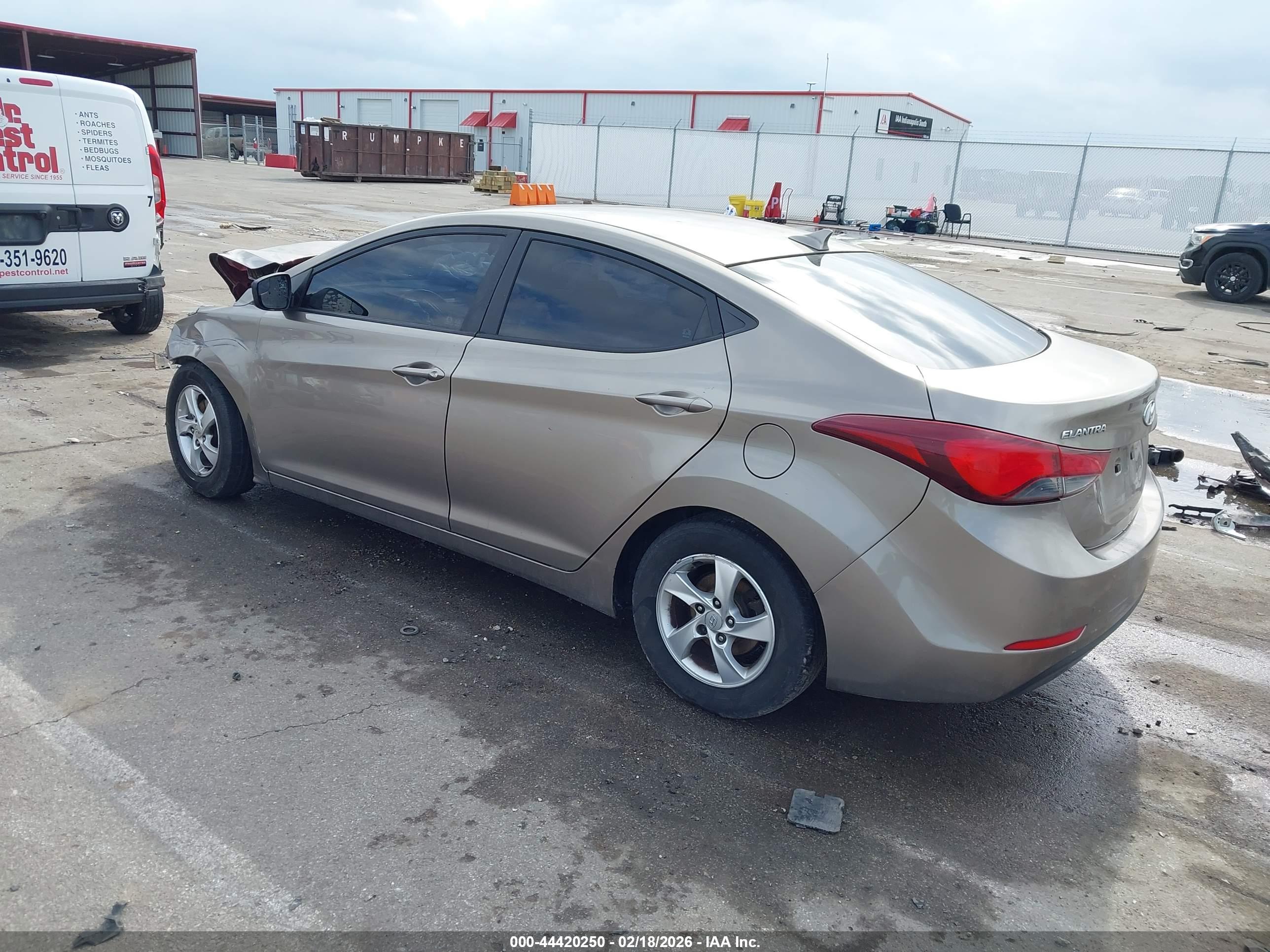 HYUNDAI ELANTRA image 3