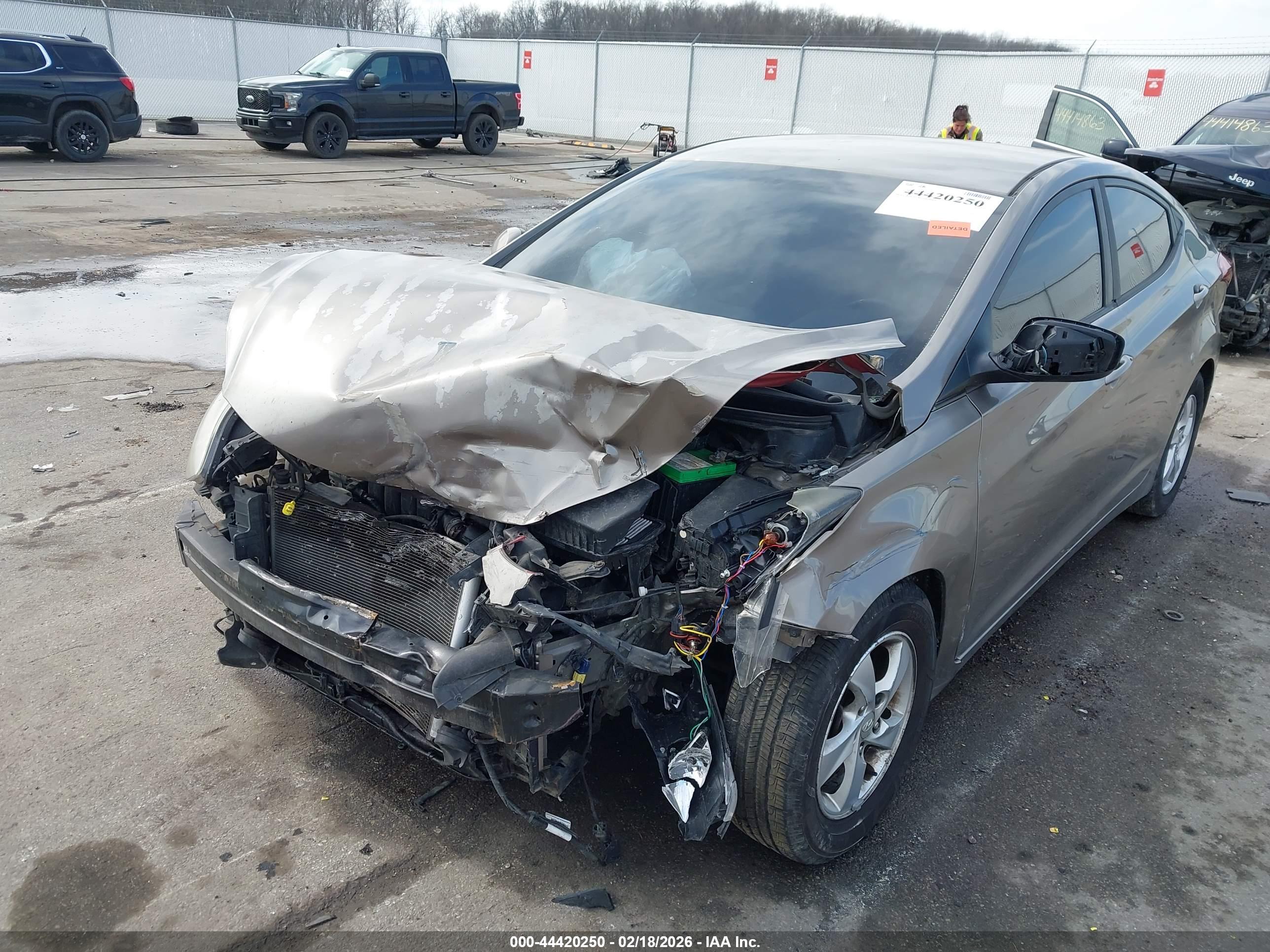 HYUNDAI ELANTRA image 6