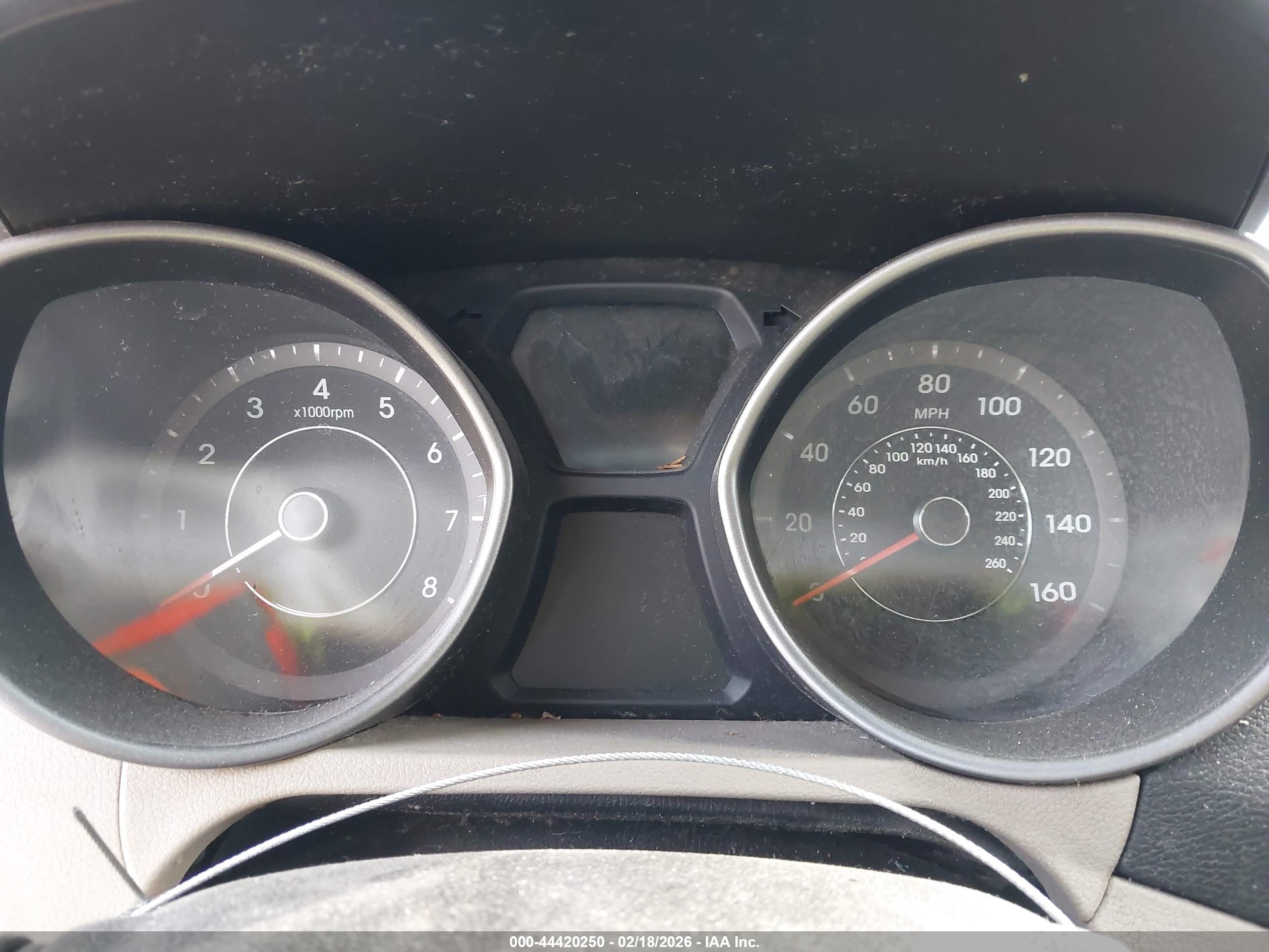 HYUNDAI ELANTRA image 7