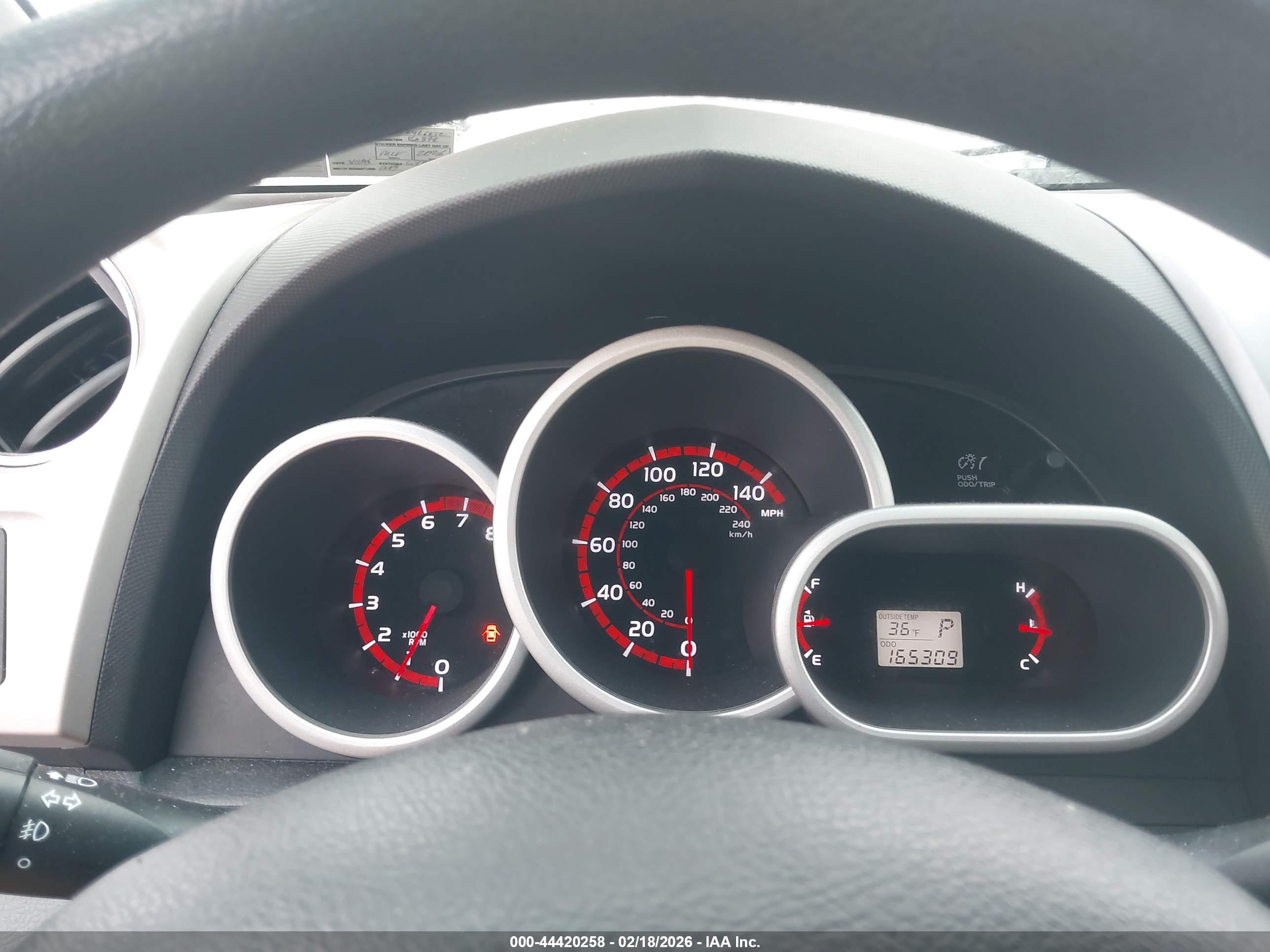 PONTIAC VIBE image 7
