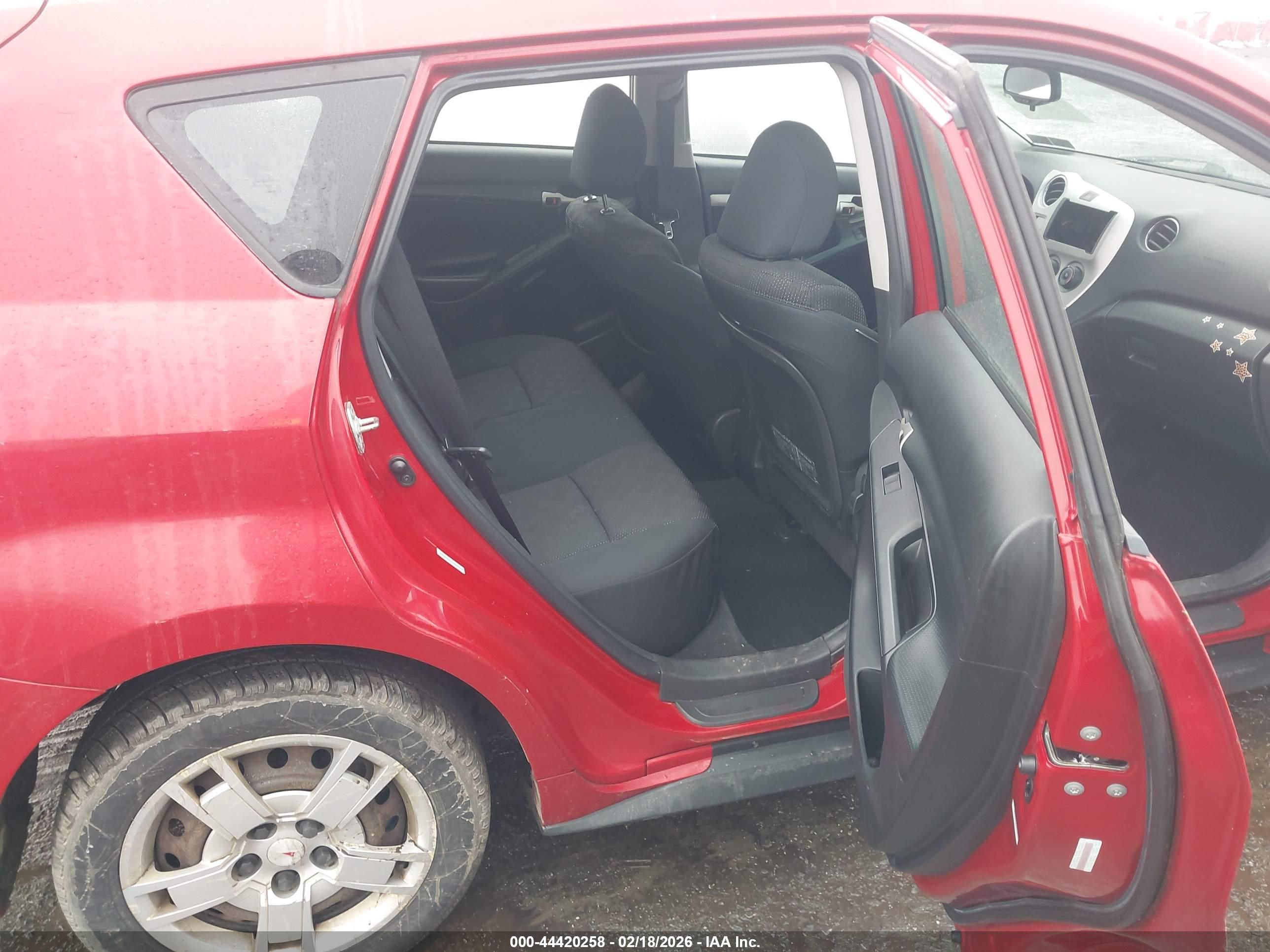 PONTIAC VIBE image 8