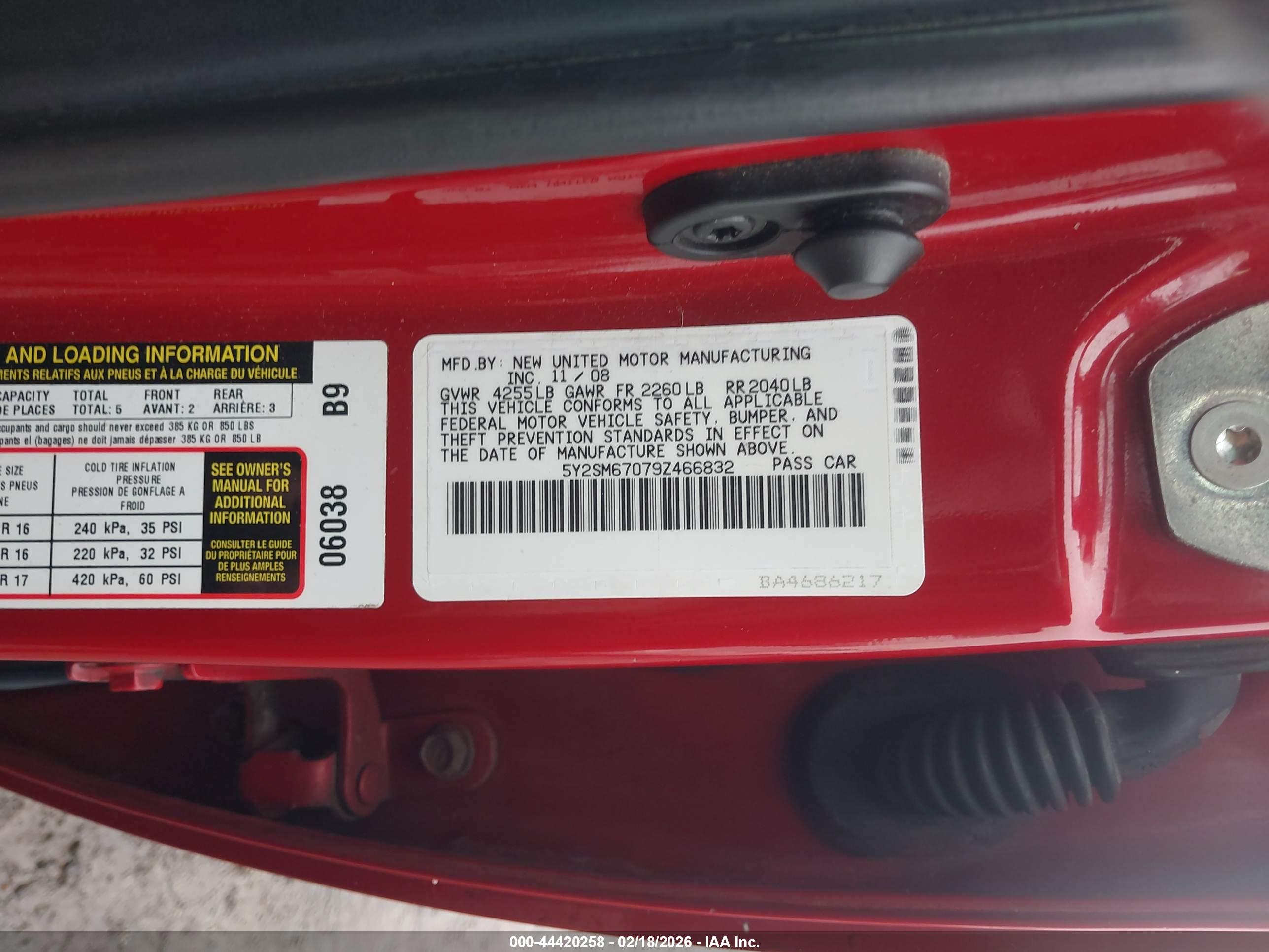 PONTIAC VIBE image 9