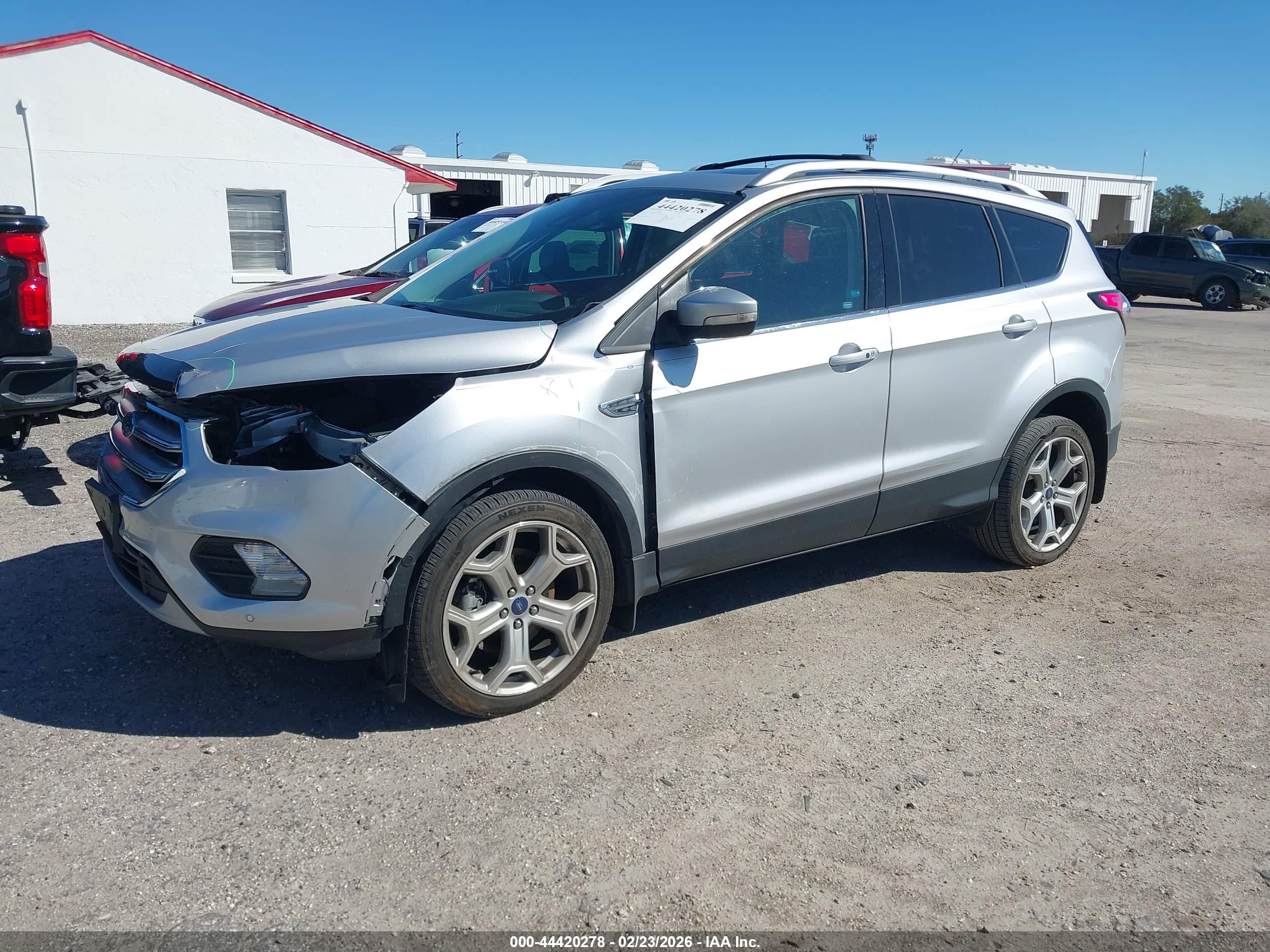 FORD ESCAPE image 2