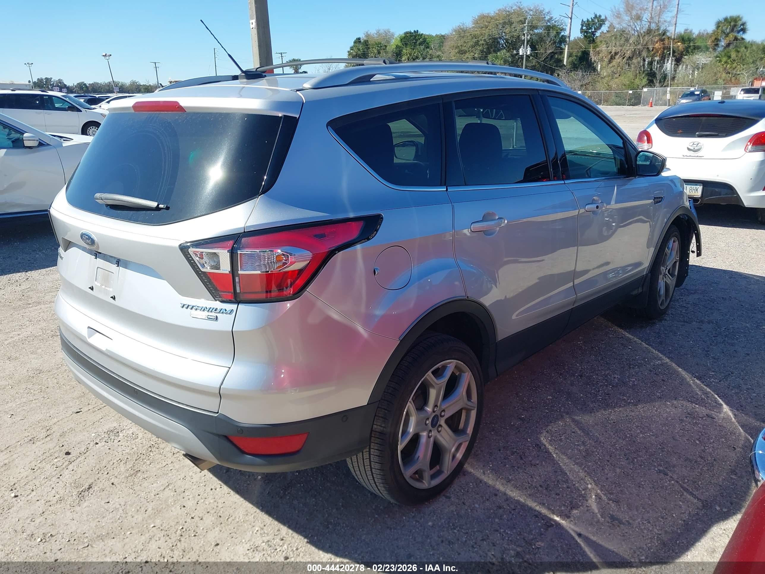 FORD ESCAPE image 4