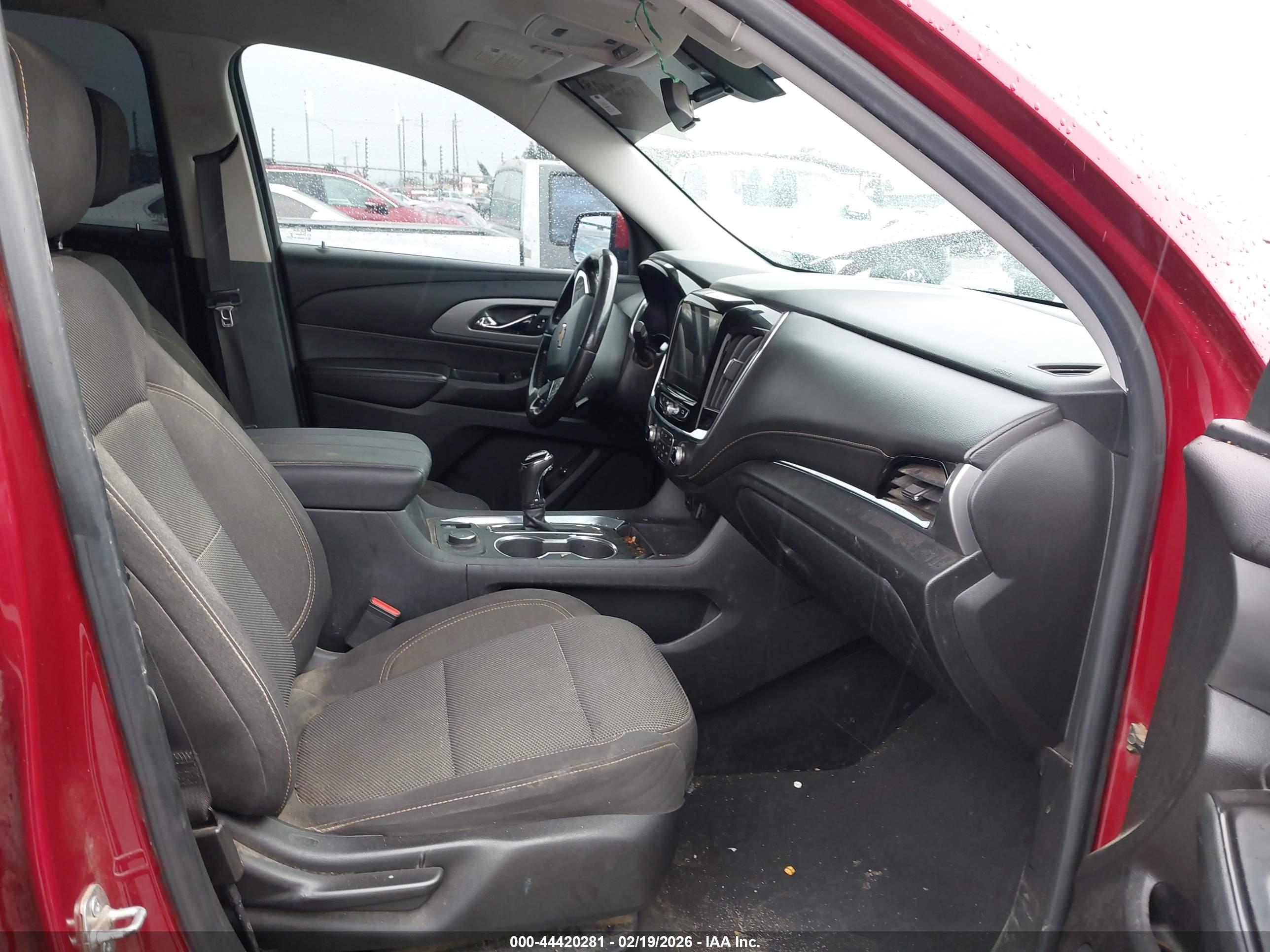 CHEVROLET TRAVERSE image 5