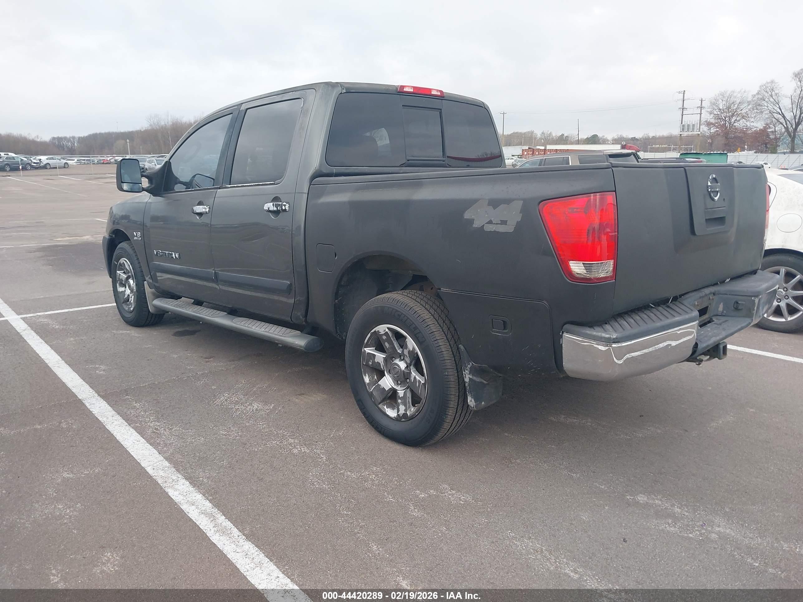 NISSAN TITAN image 3