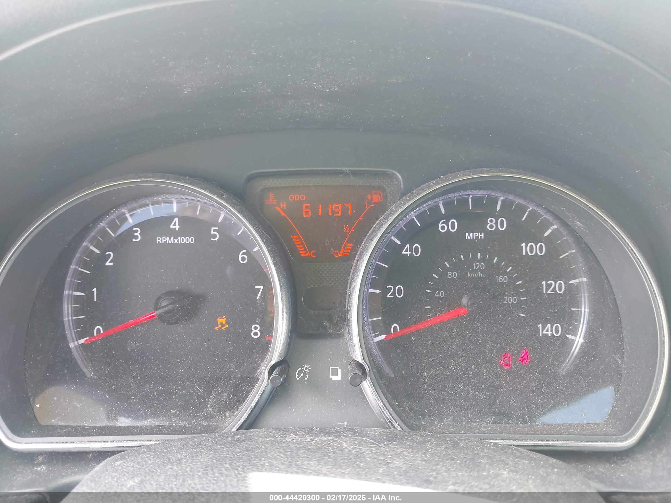 NISSAN VERSA image 7