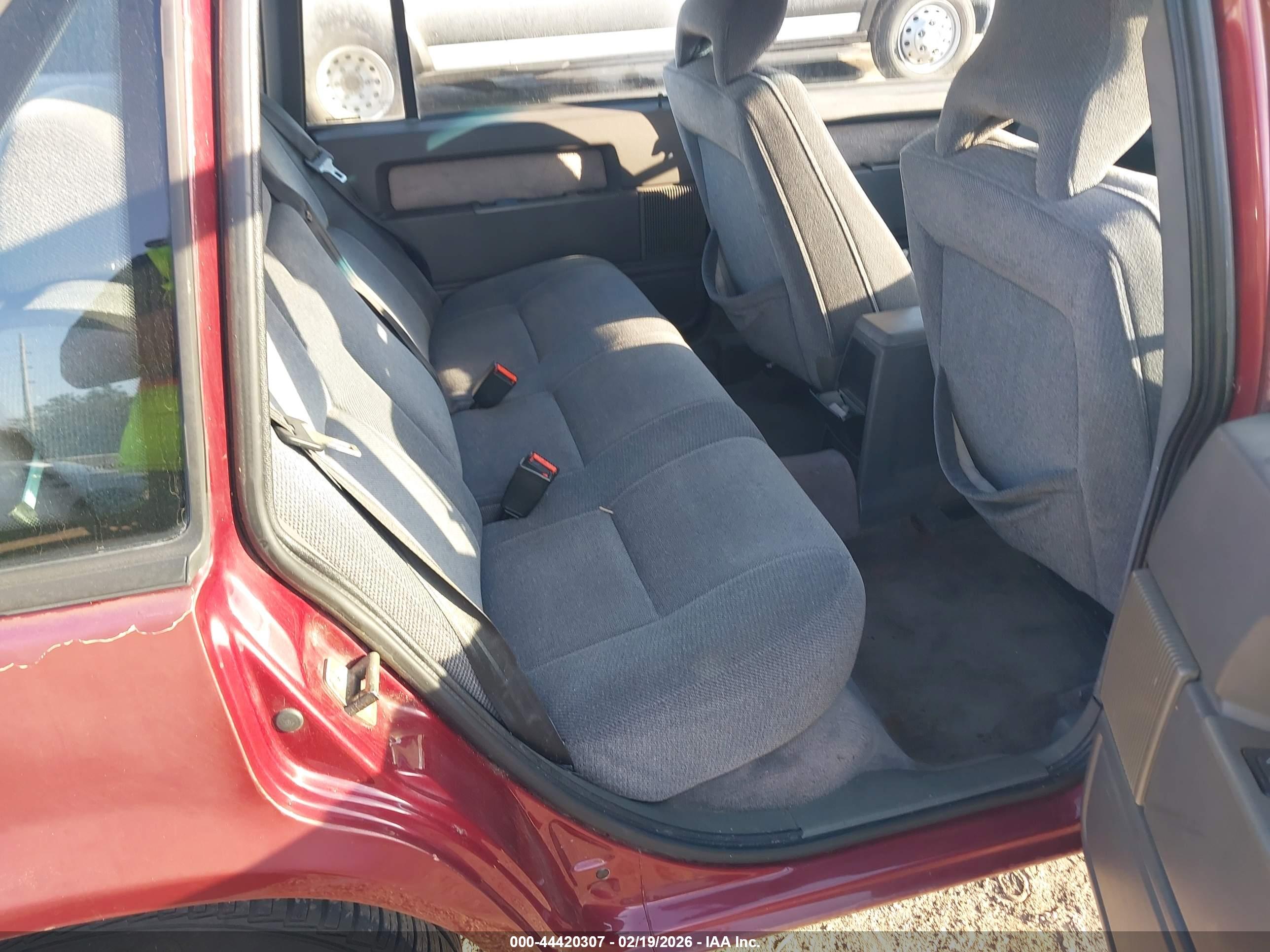 VOLVO 940 image 8