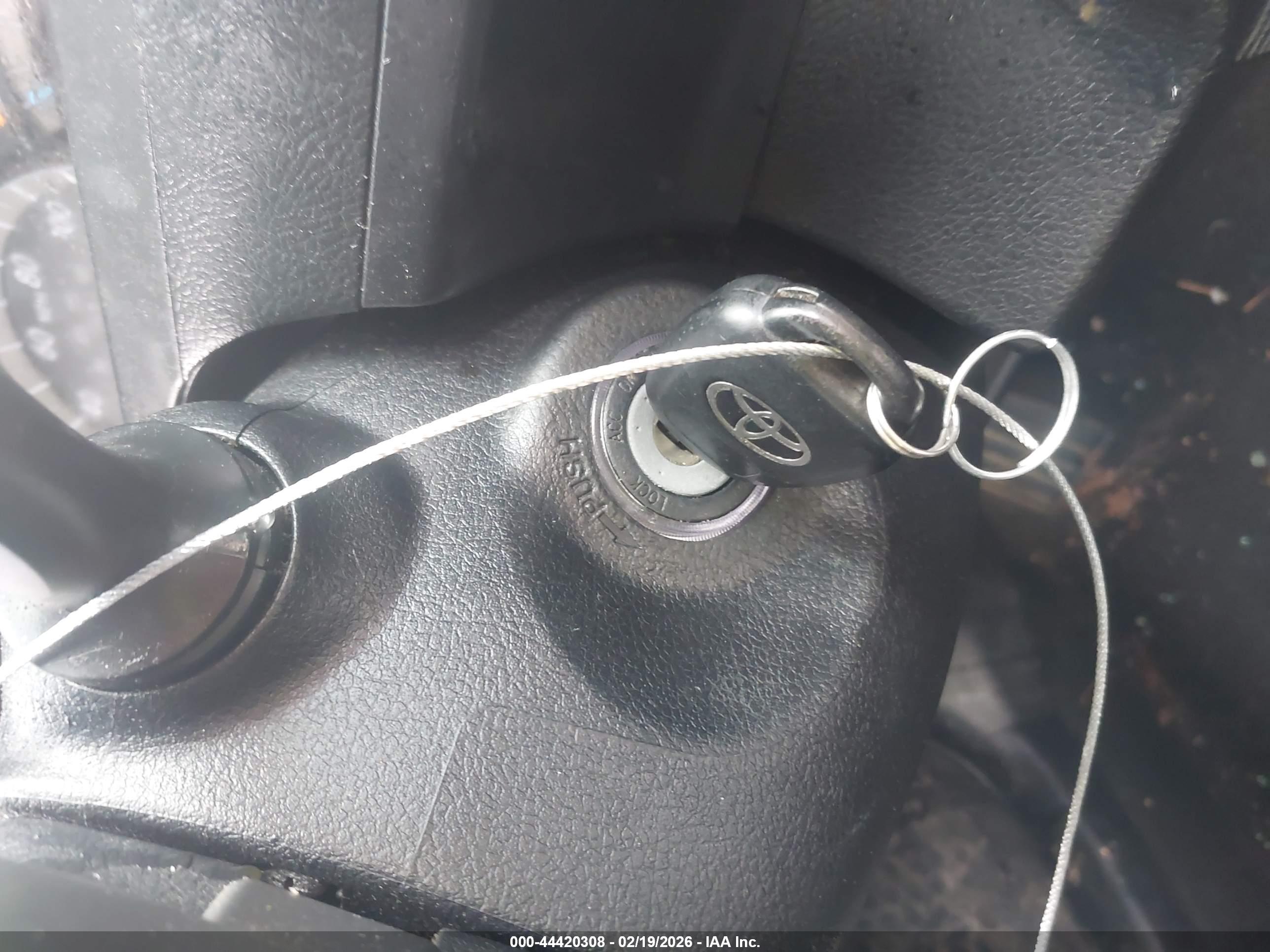 TOYOTA CAMRY image 11