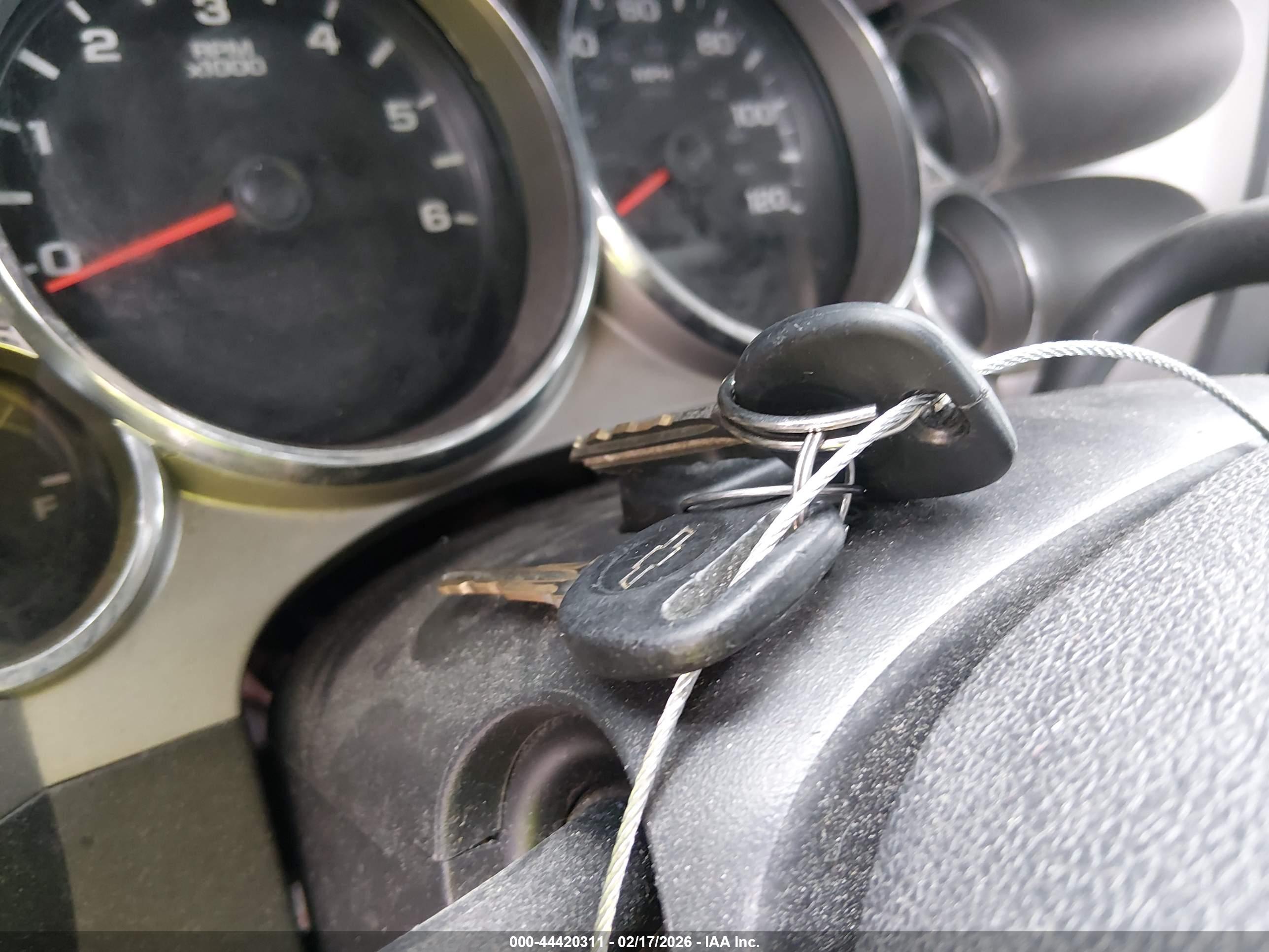 CHEVROLET SILVERADO image 11