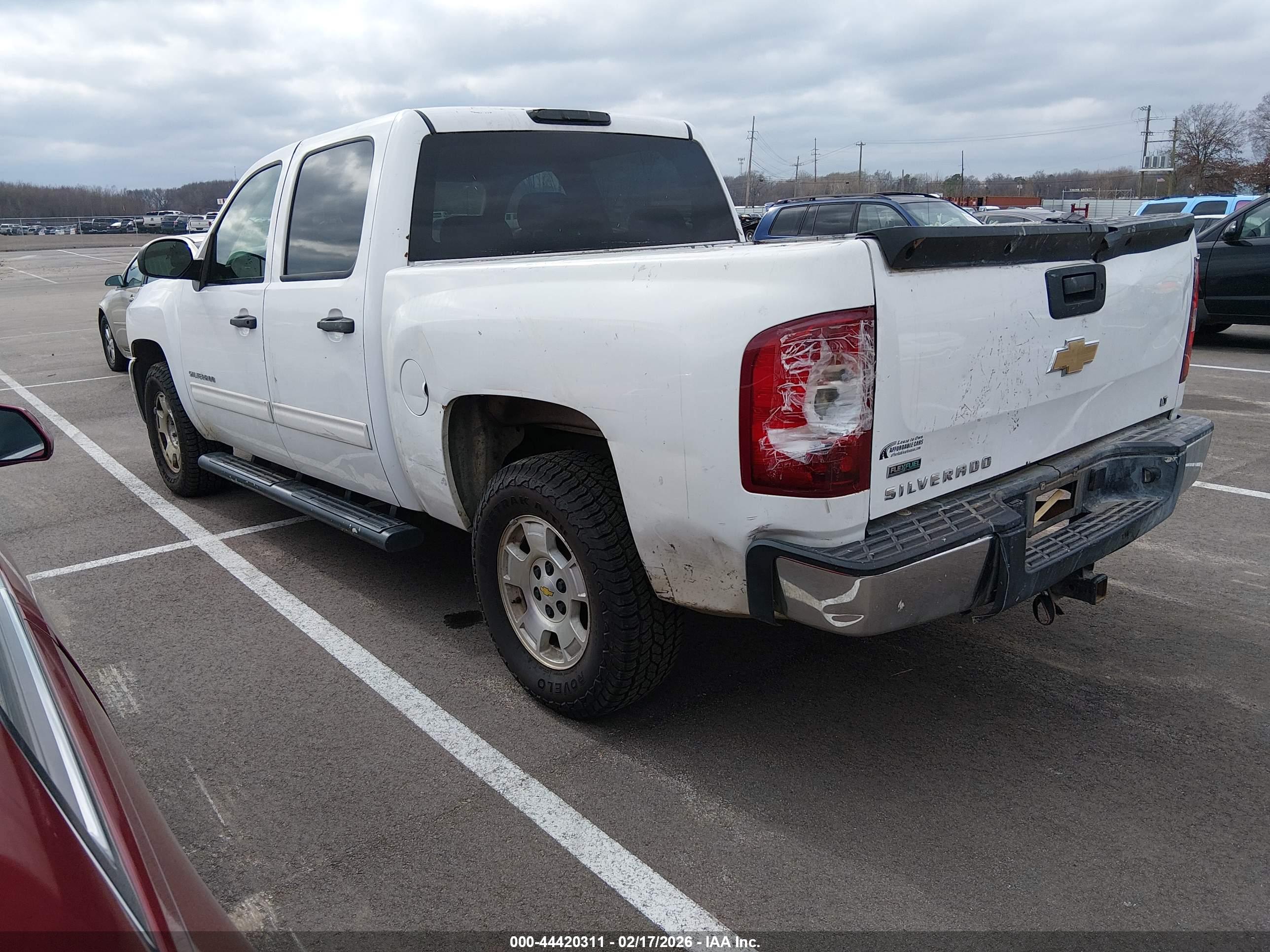 CHEVROLET SILVERADO image 3