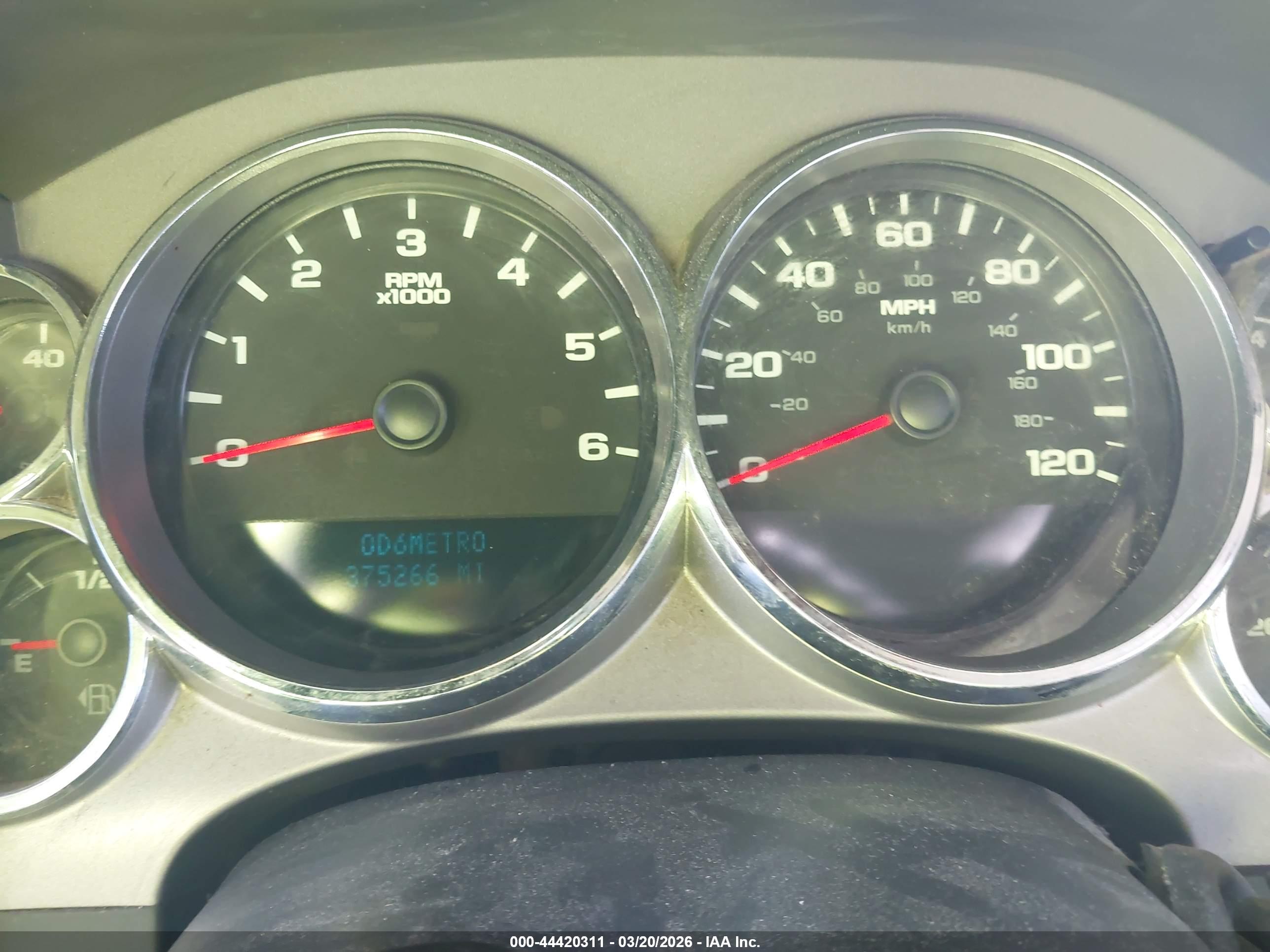 CHEVROLET SILVERADO image 7
