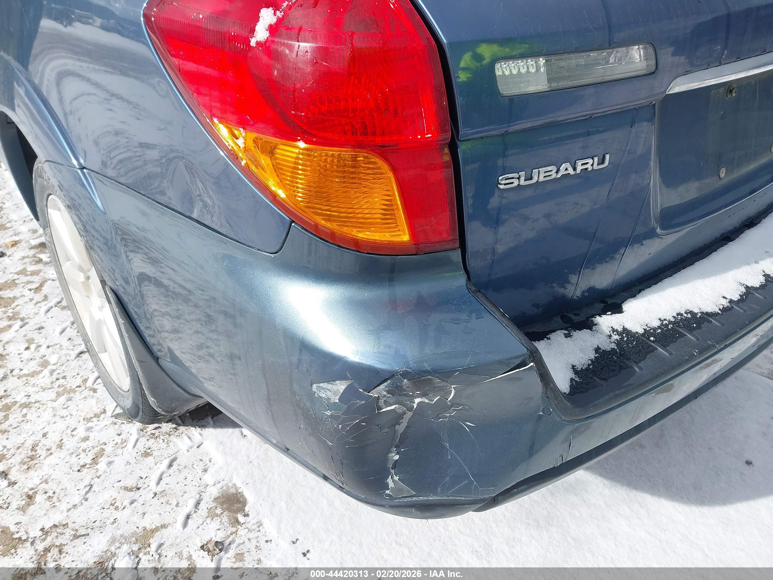 SUBARU OUTBACK image 6