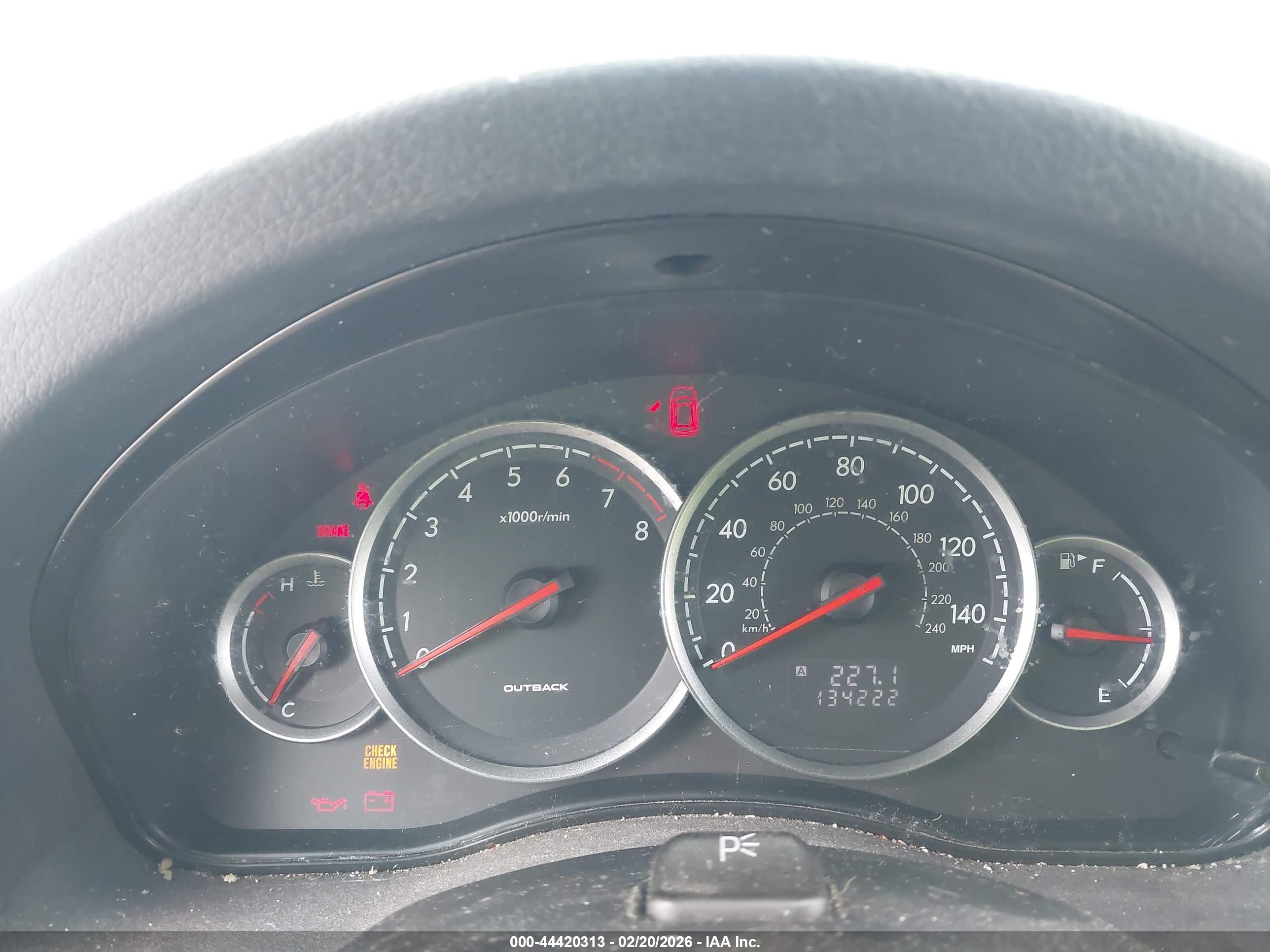 SUBARU OUTBACK image 7