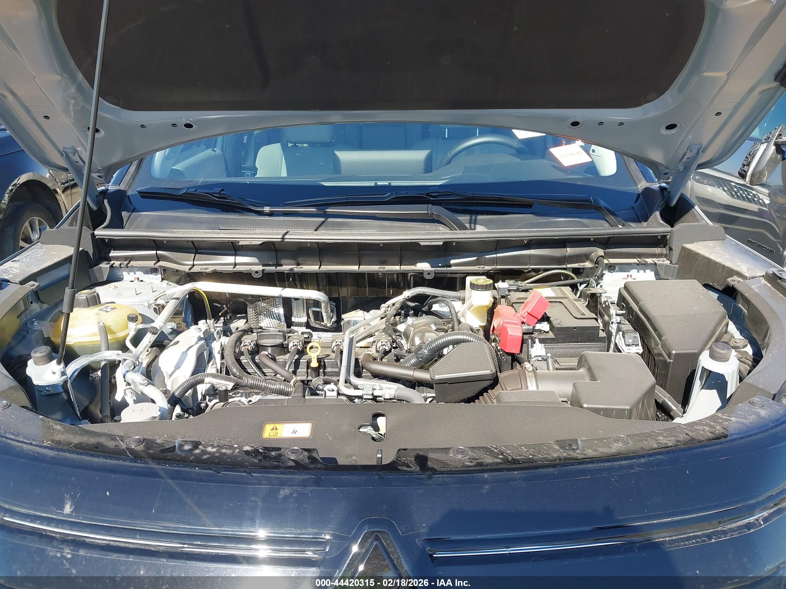 MITSUBISHI OUTLANDER image 10