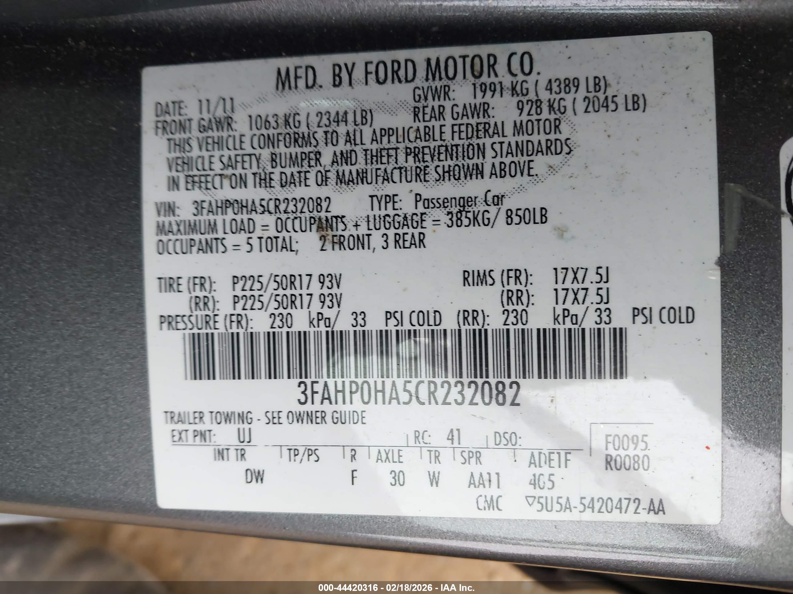 FORD FUSION image 9