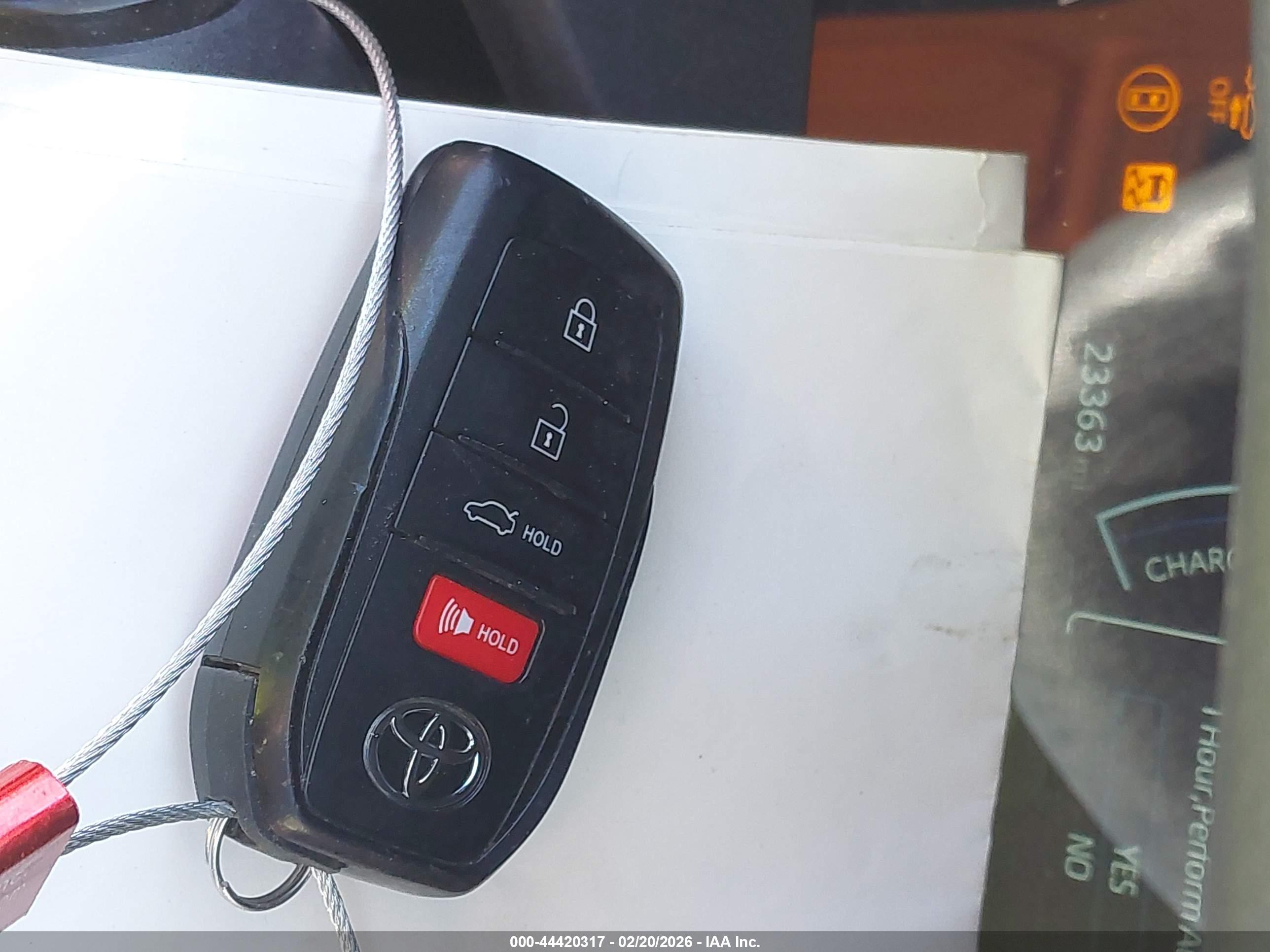 TOYOTA CAMRY image 11
