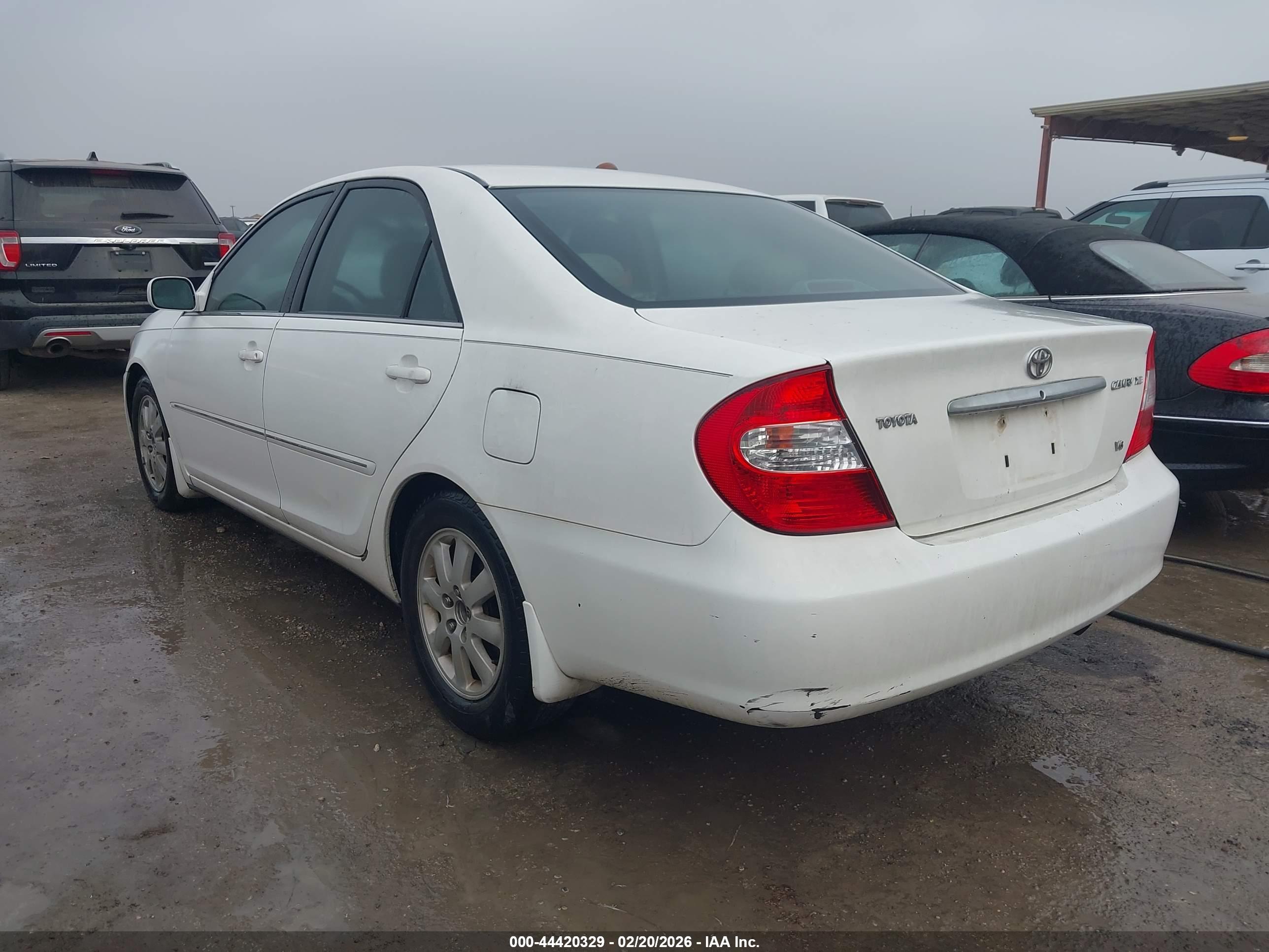 TOYOTA CAMRY image 3