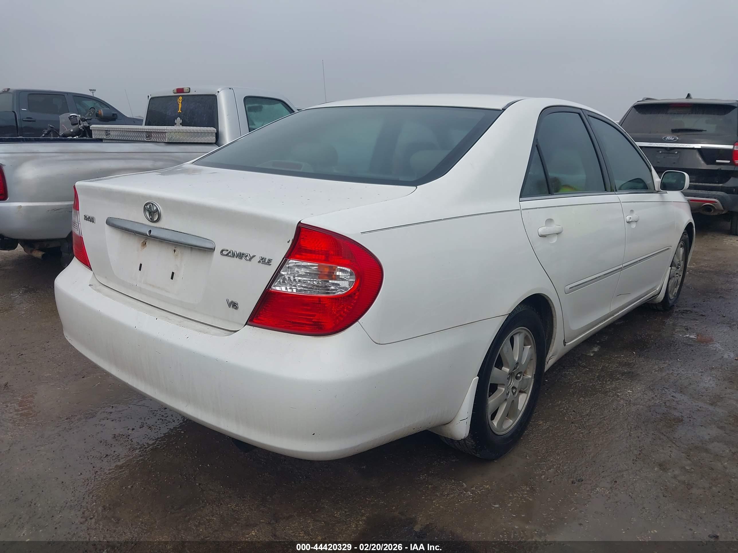 TOYOTA CAMRY image 4