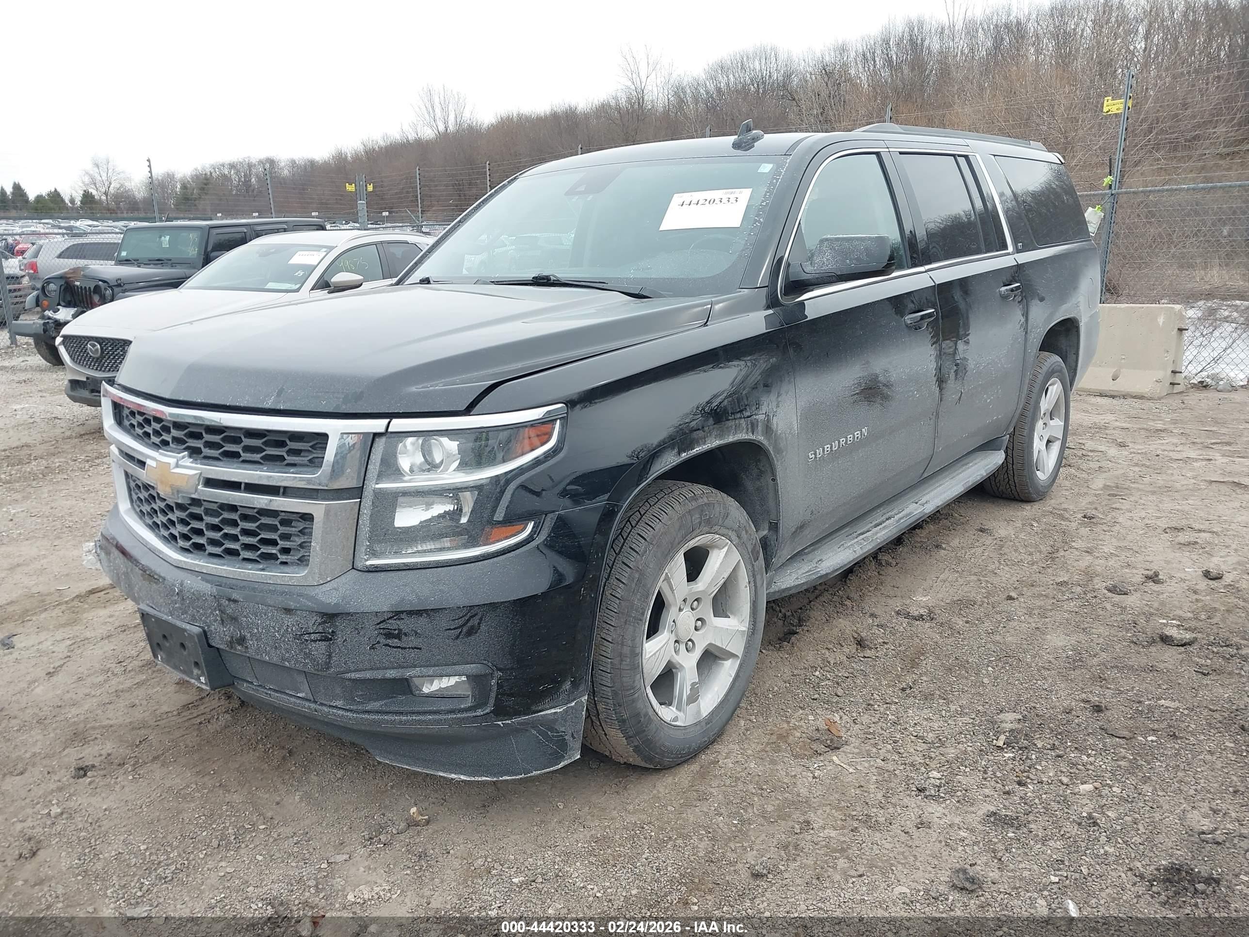 CHEVROLET SUBURBAN image 2