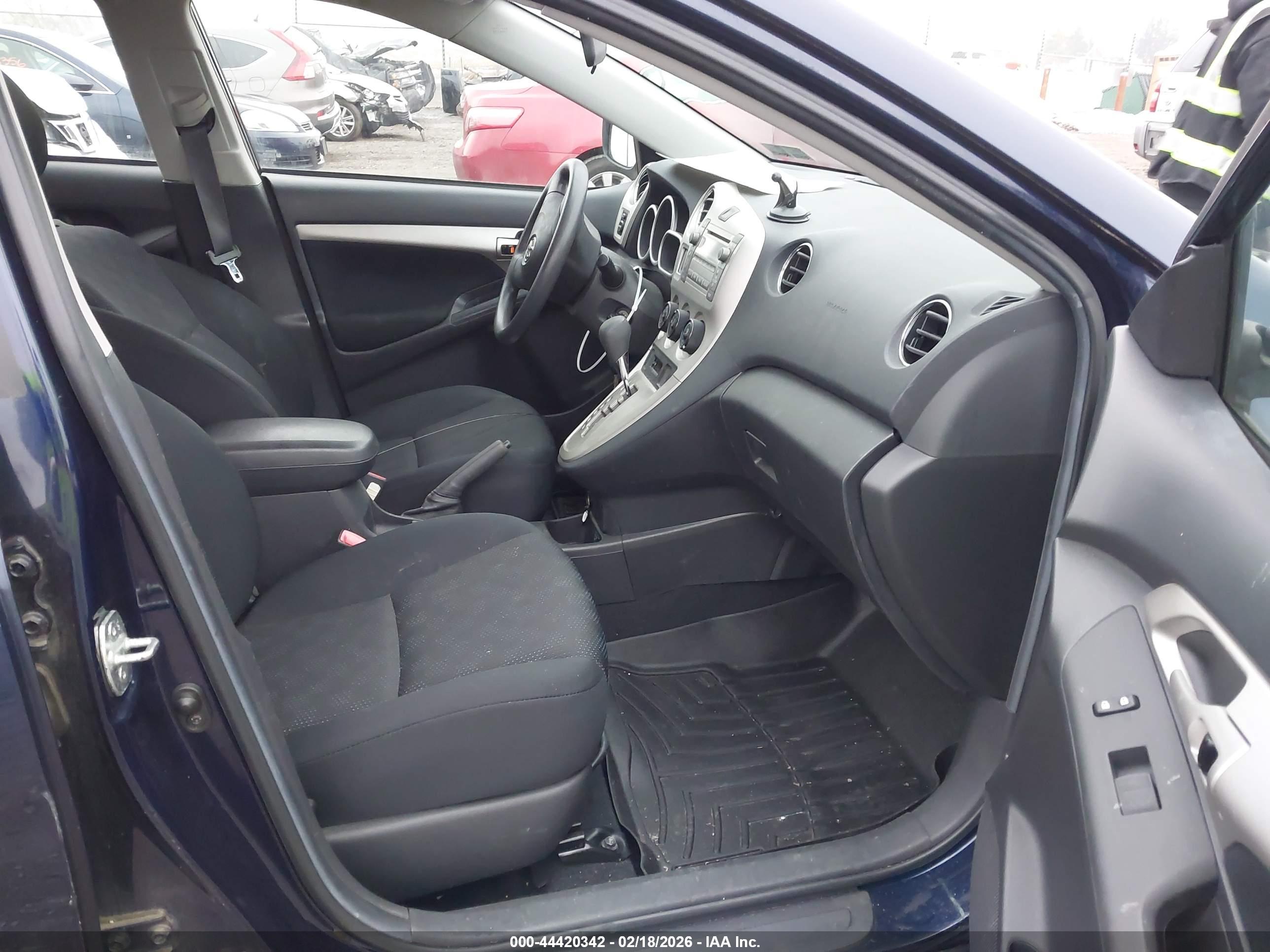 TOYOTA MATRIX image 5