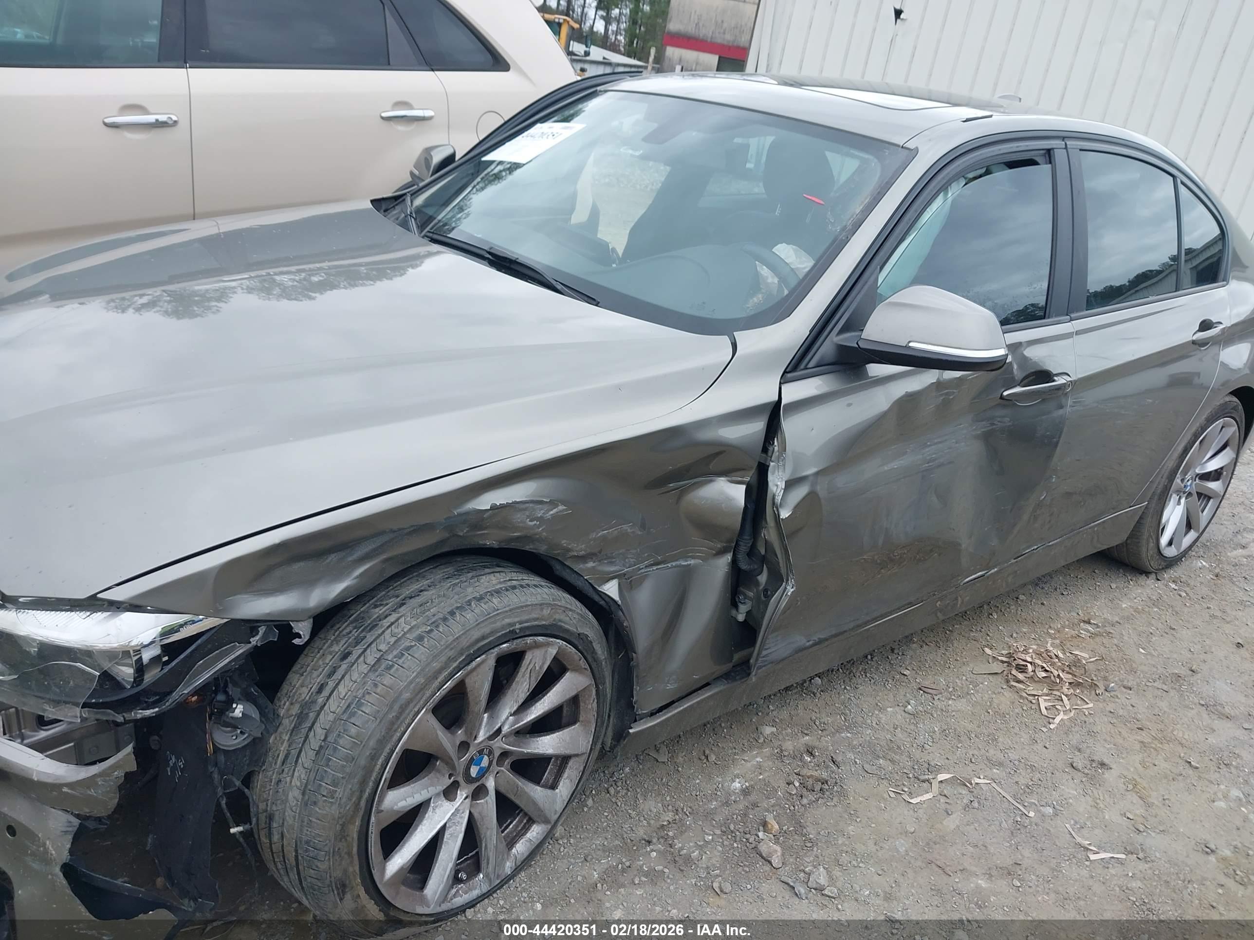 BMW 320I image 6