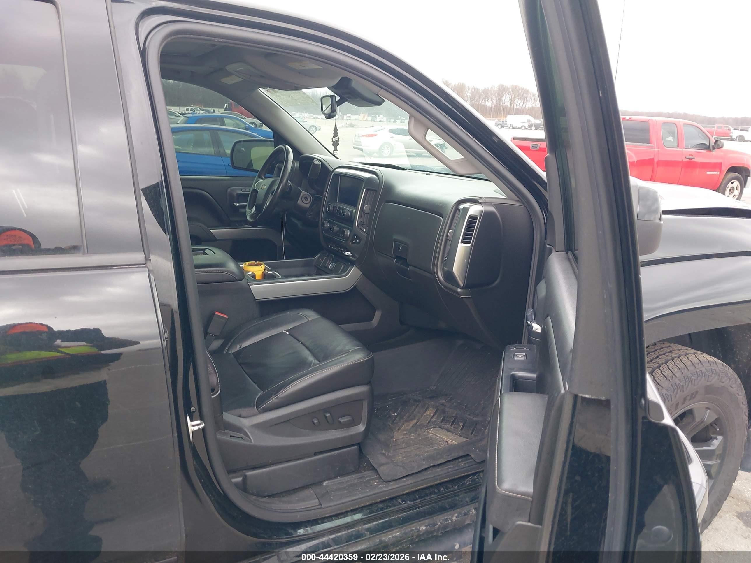 CHEVROLET SILVERADO image 5