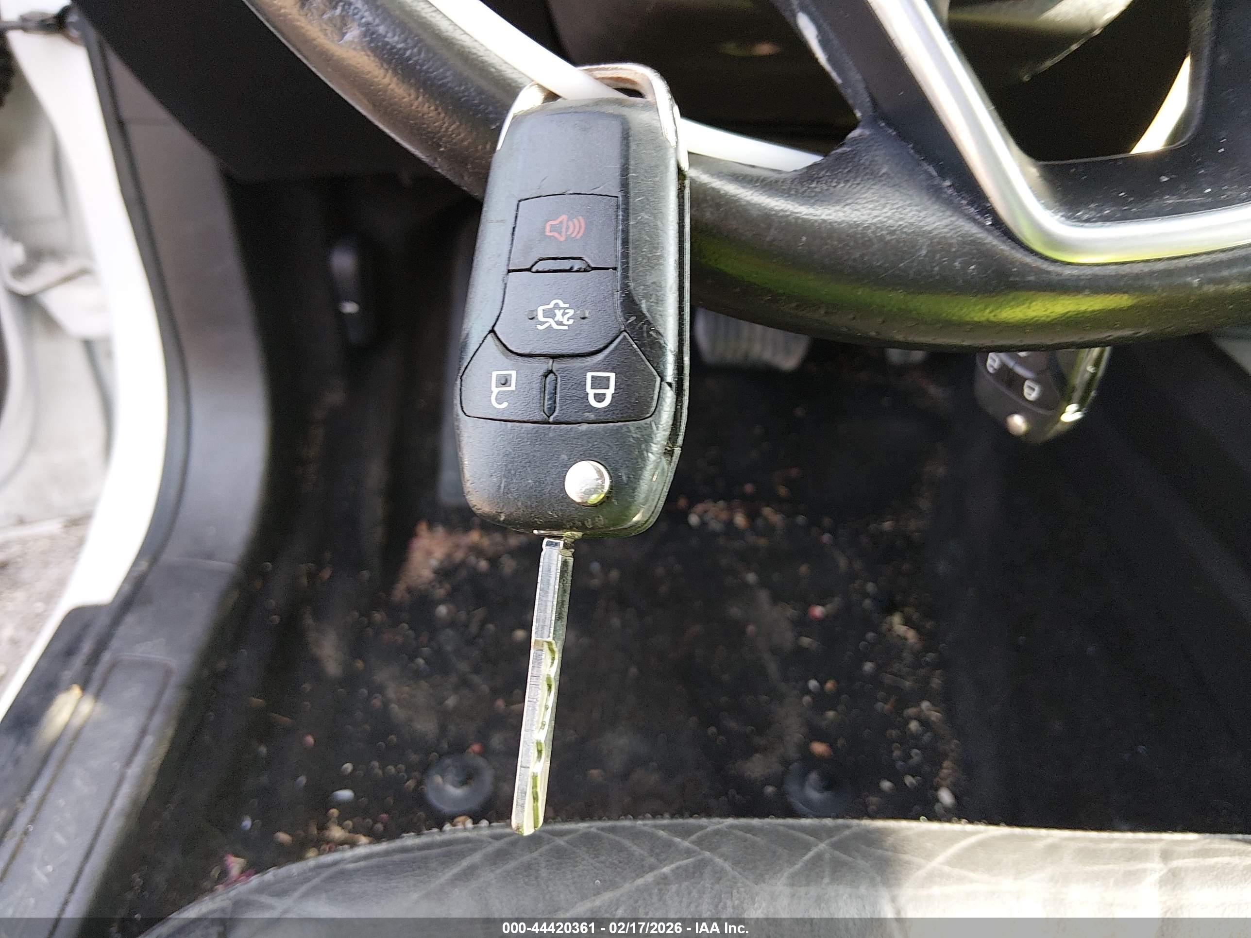 FORD FUSION image 11