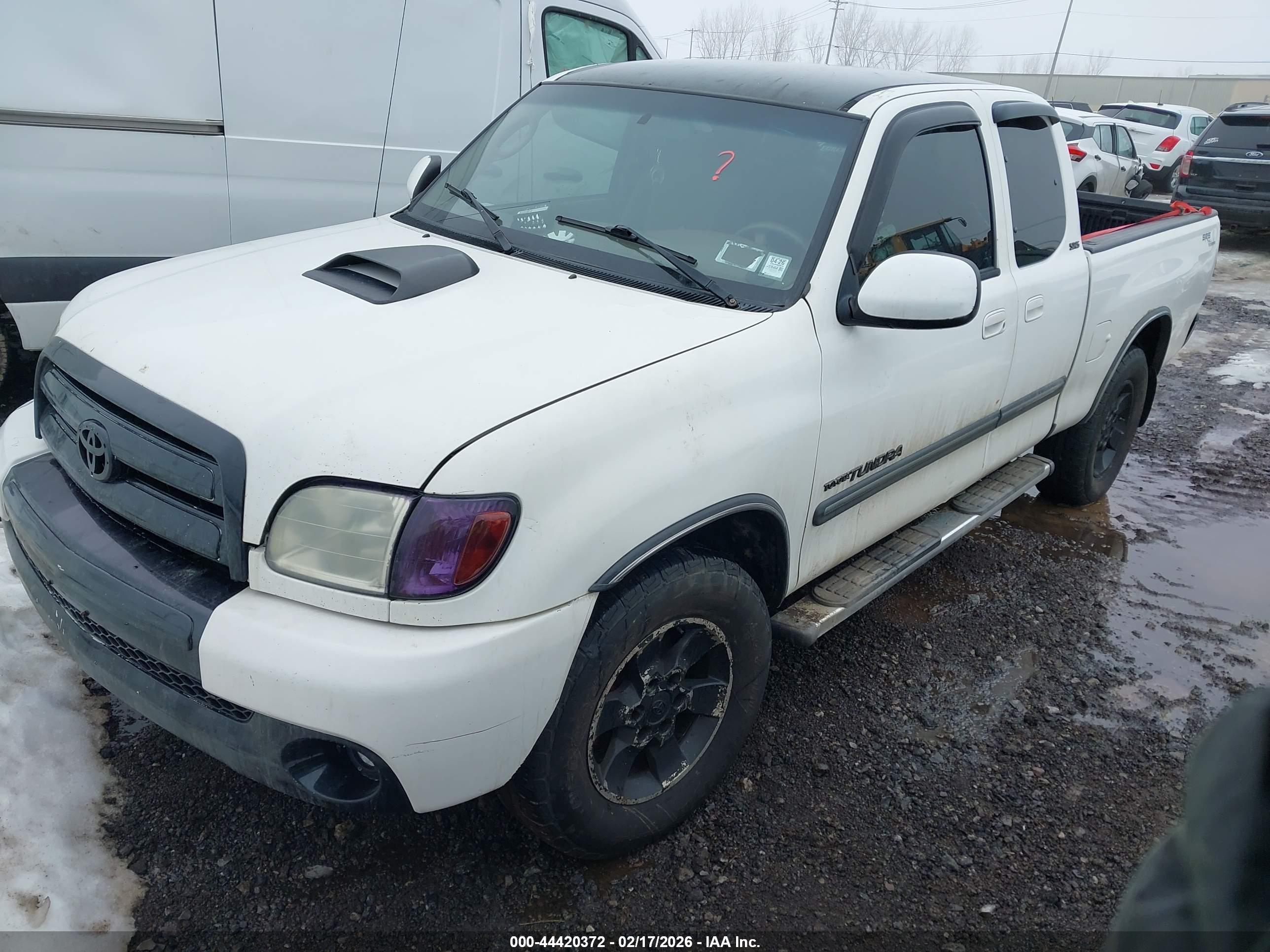 TOYOTA TUNDRA image 2