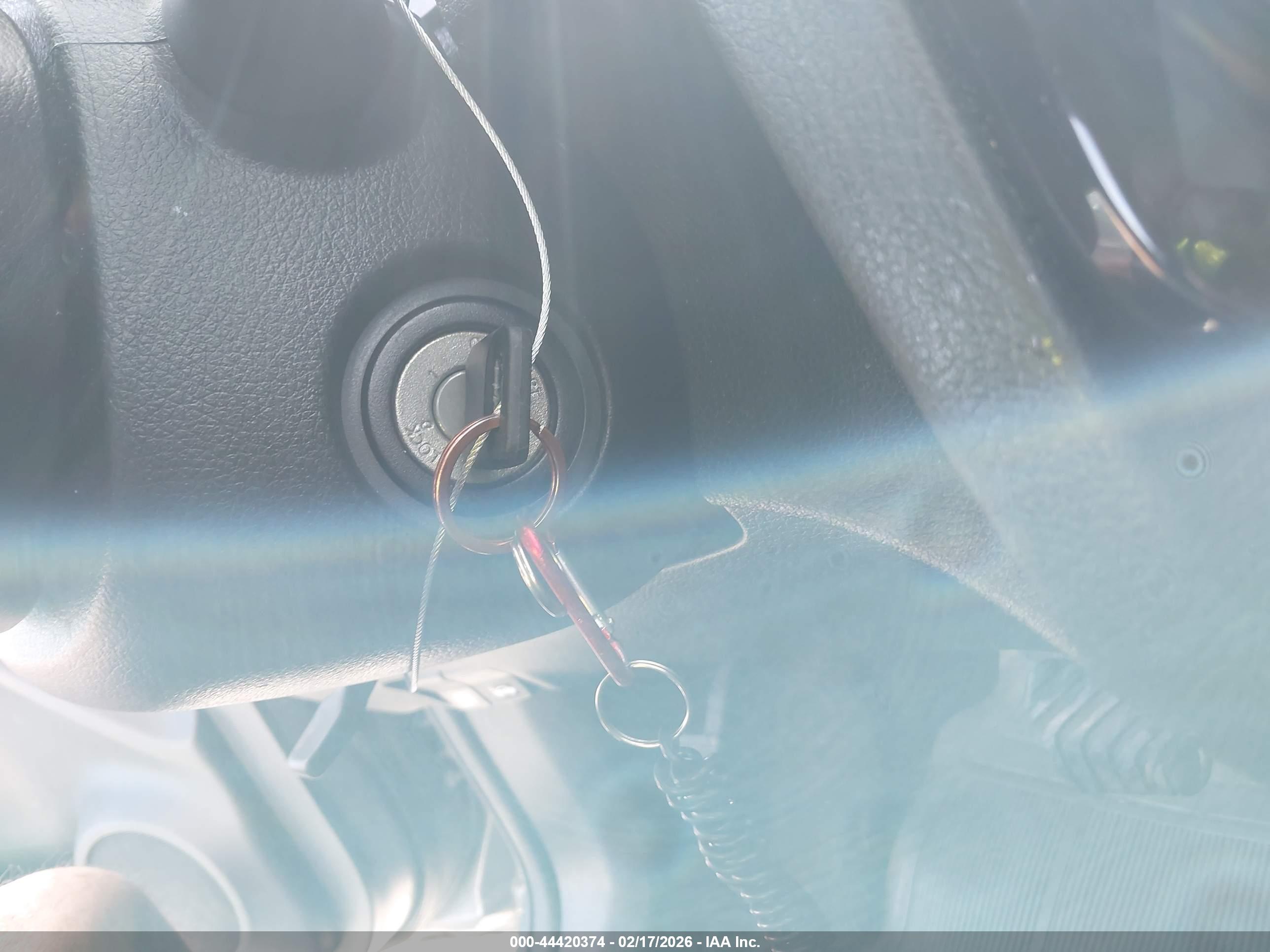 NISSAN ROGUE image 11
