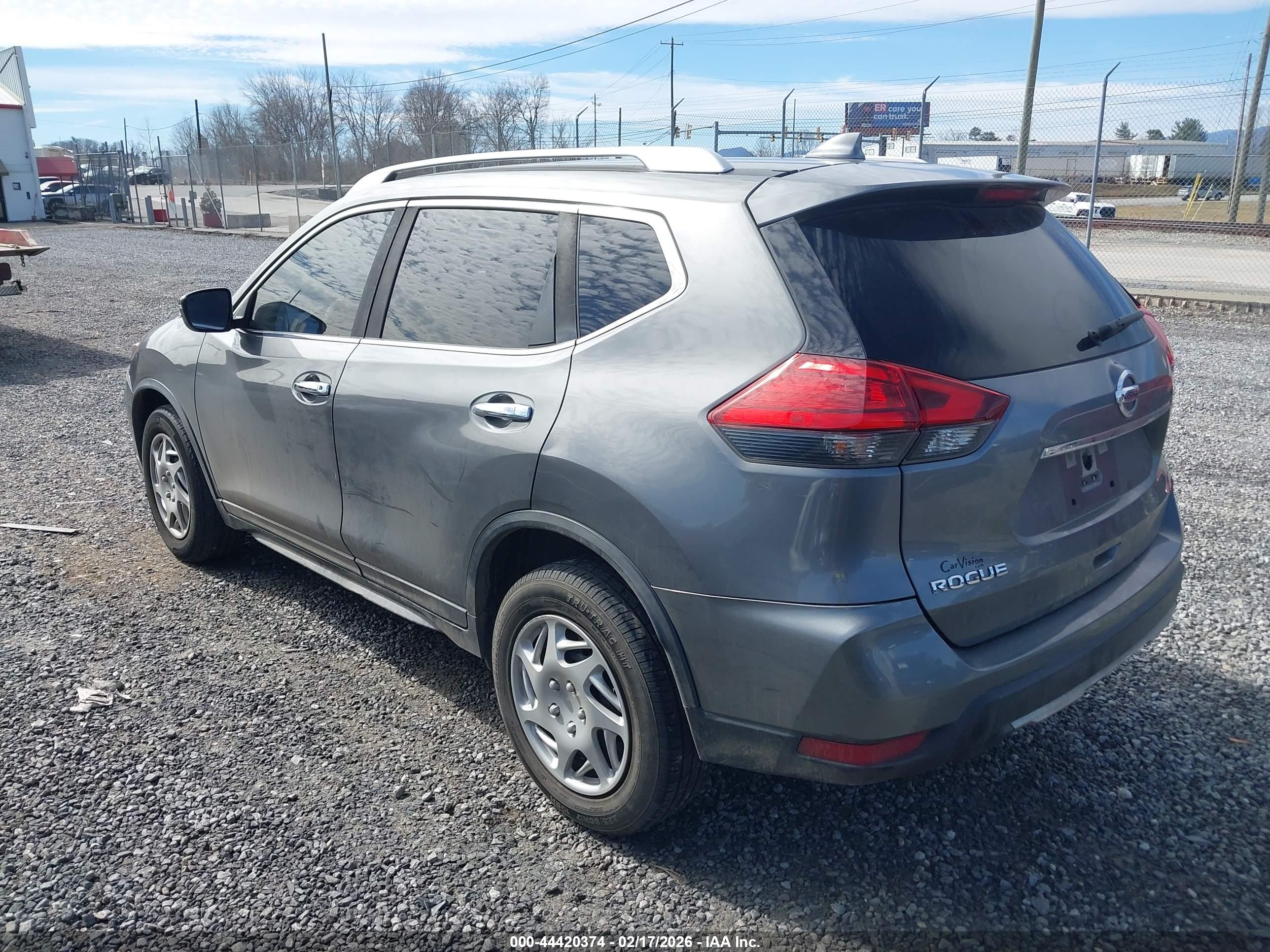 NISSAN ROGUE image 3